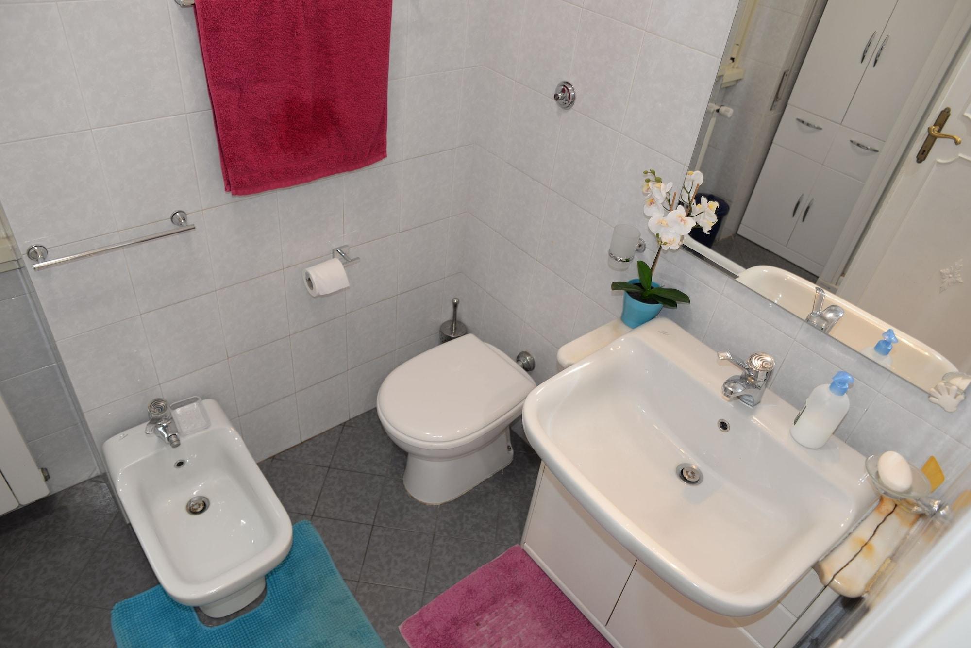 Equipamiento de Habitación Room in Guest Room - Emilio's Home Triple Room in our Cozy and Comfortable Establishment