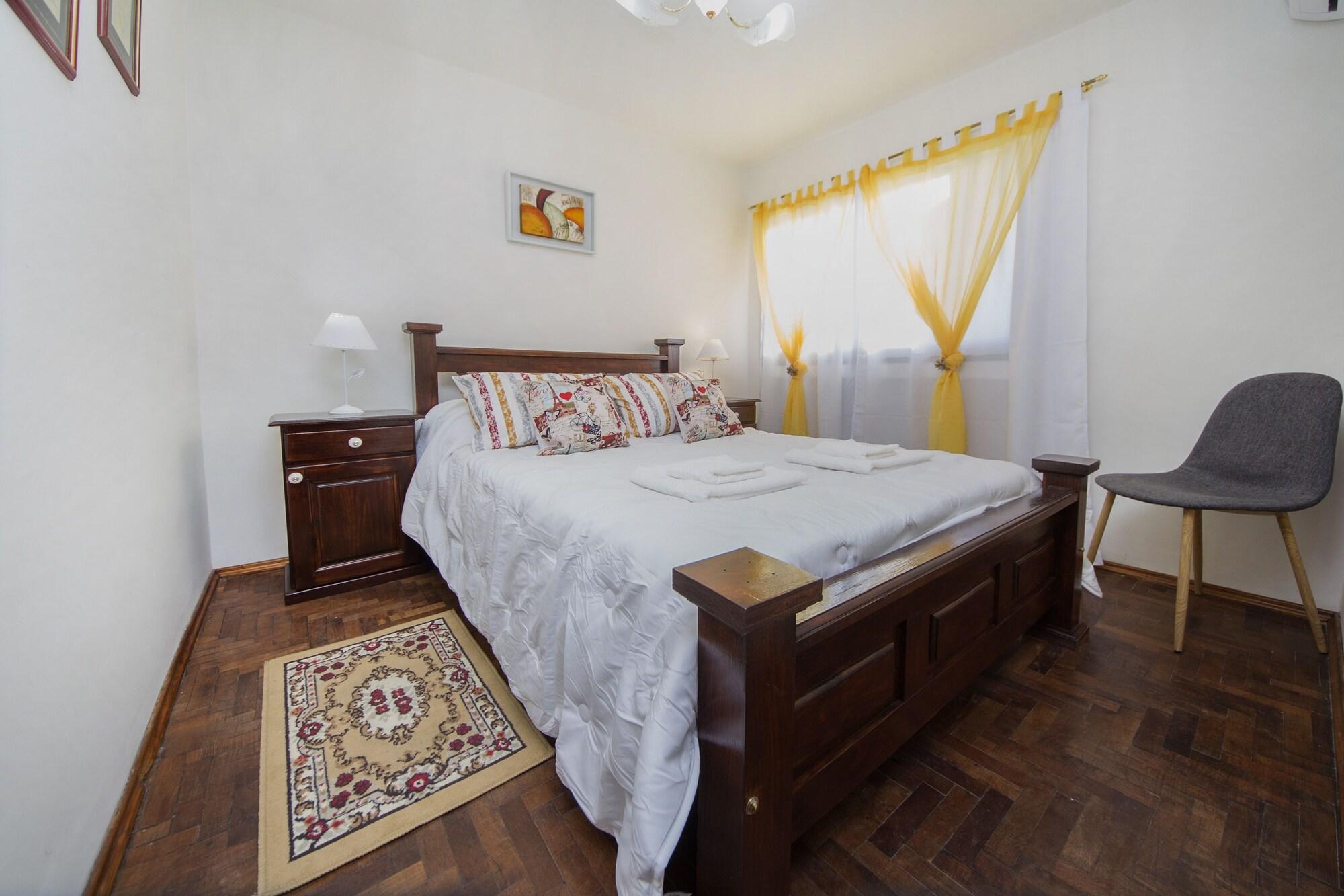 Habitación Dean Funes X22