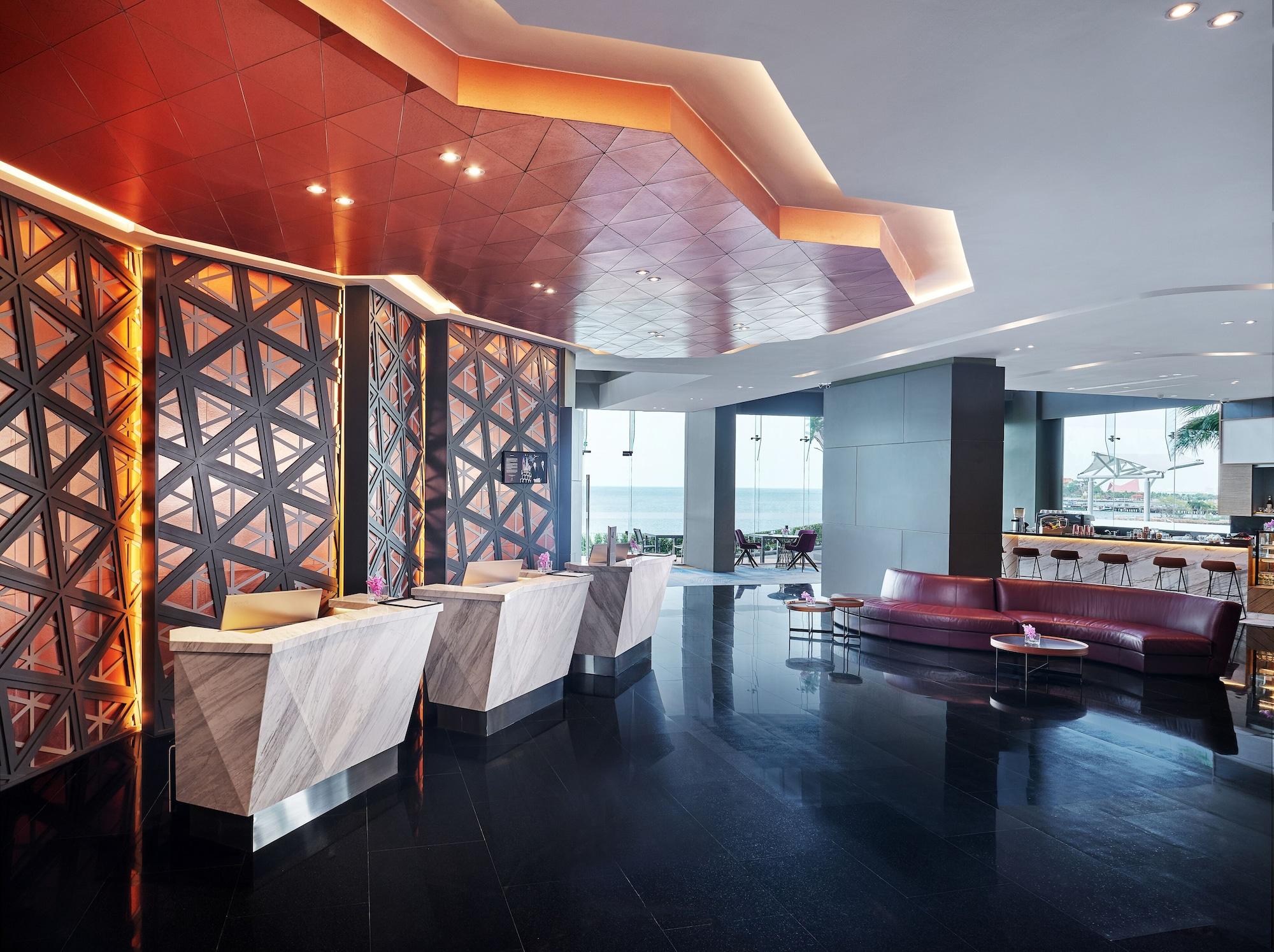 Vista Lobby Novotel Marina Sriracha
