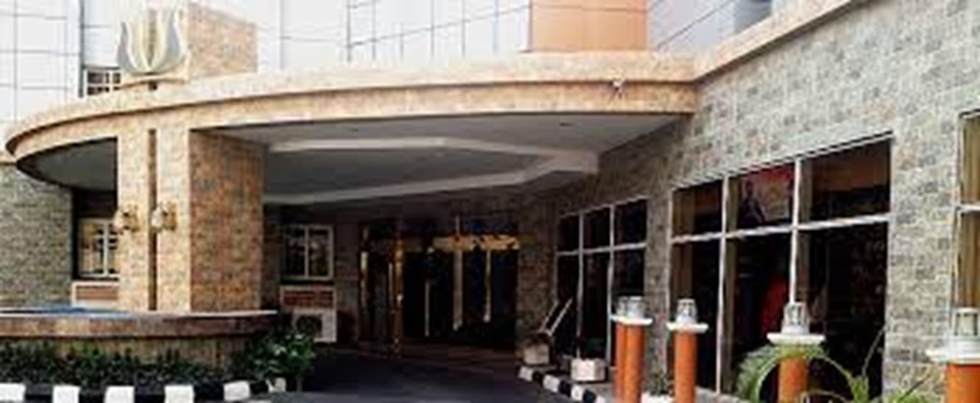 Vista Exterior Newton Park Hotels & Resort