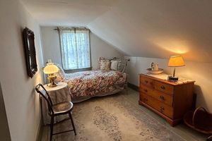 Alquiler Vacacional - Family Farm Estate: Private Outdoor Paradise with Two Houses, Pond, & Golf Range