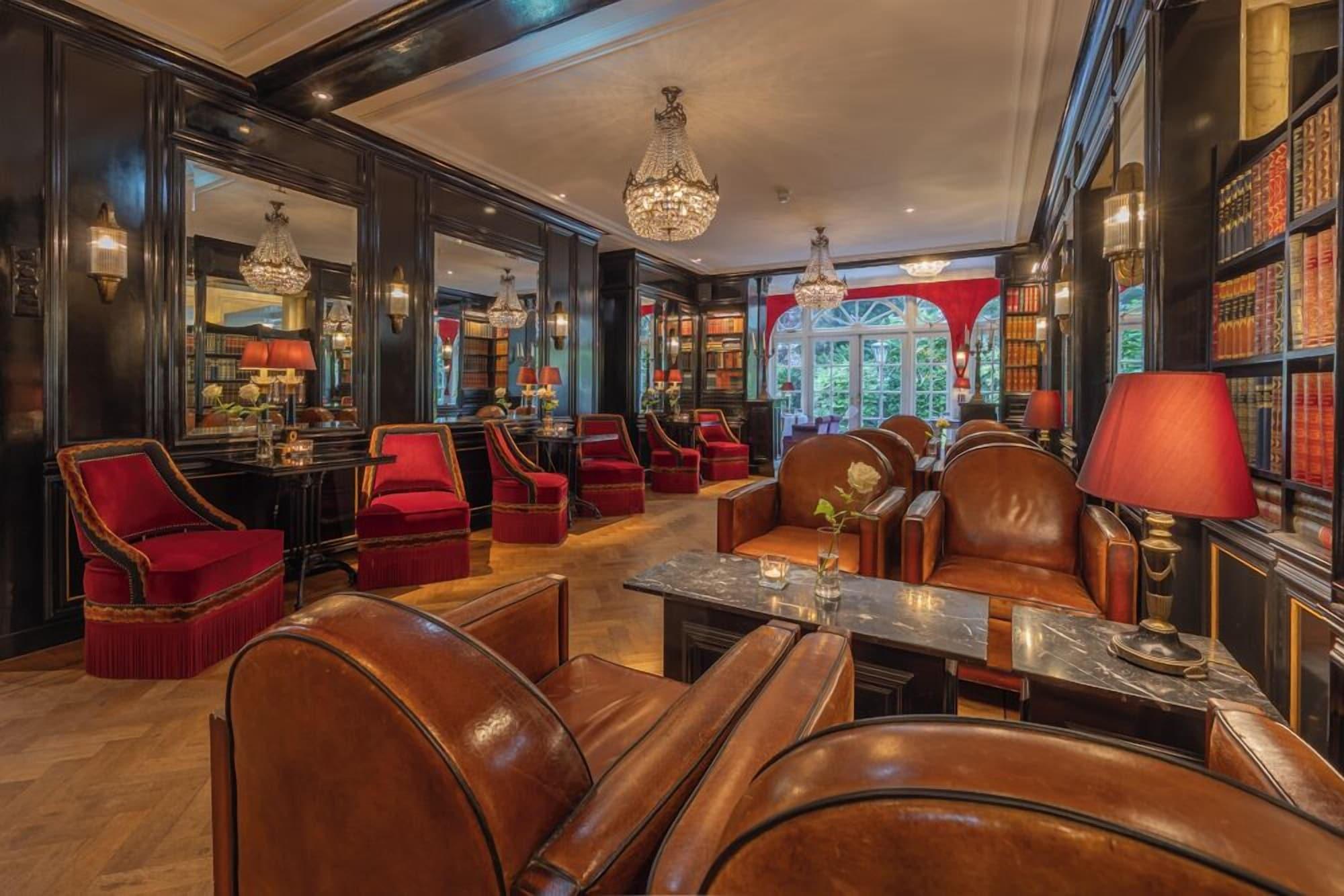 Bar/Salón Apollofirst Boutique Hotel