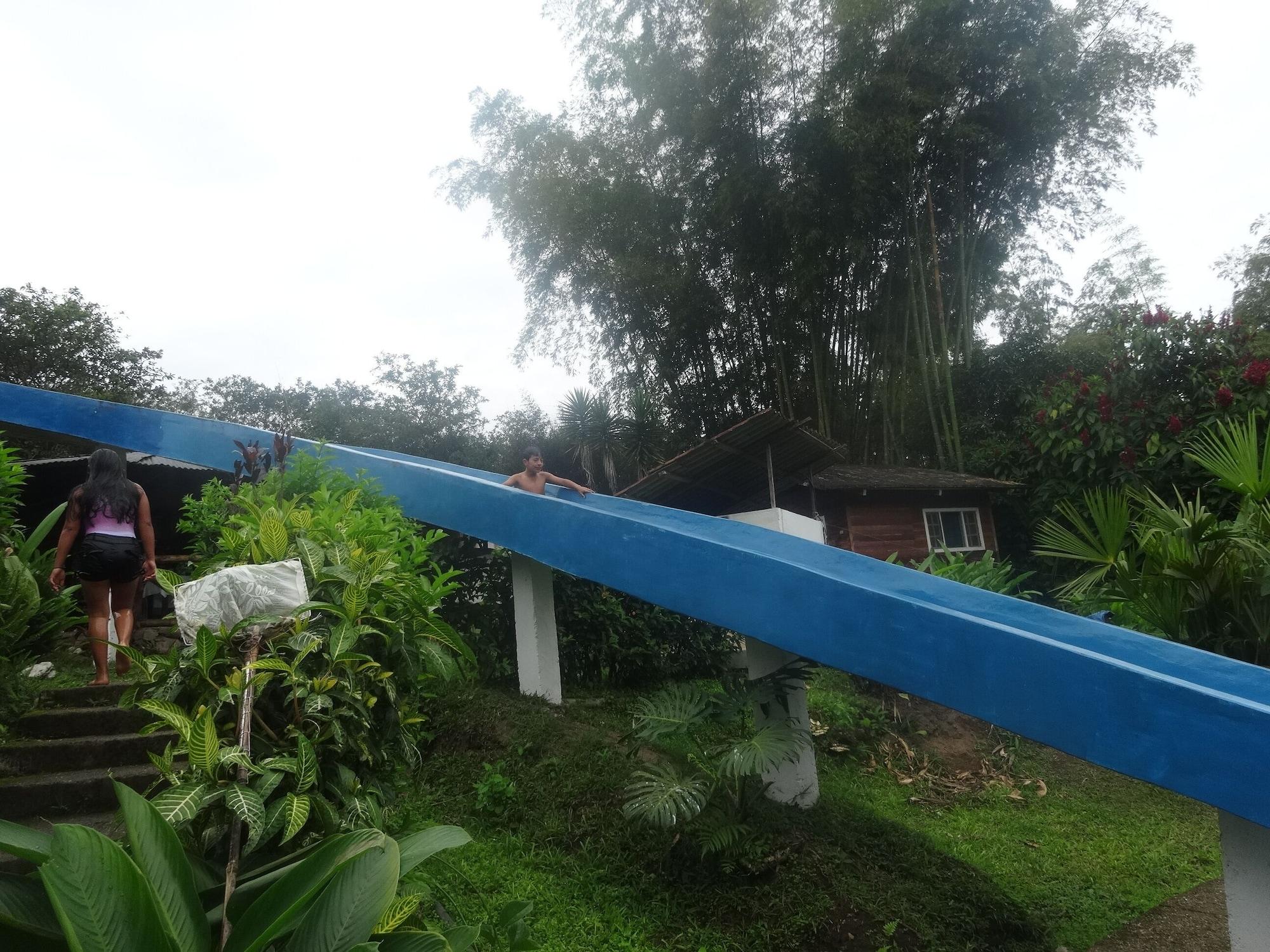 Instalaciones Recreativas Hosteria cabañas la Estancia Mindo