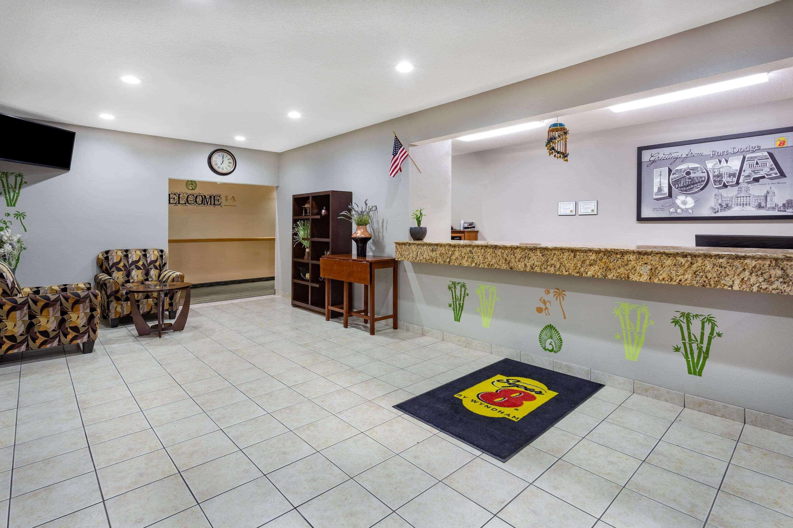 Vista Lobby Super 8 by Wyndham Fort Dodge IA