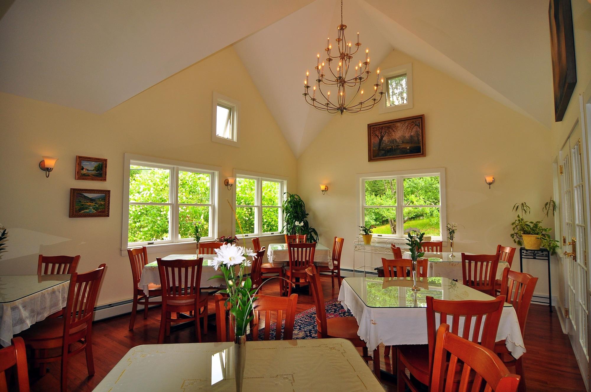 Restaurant RiverWood Inn