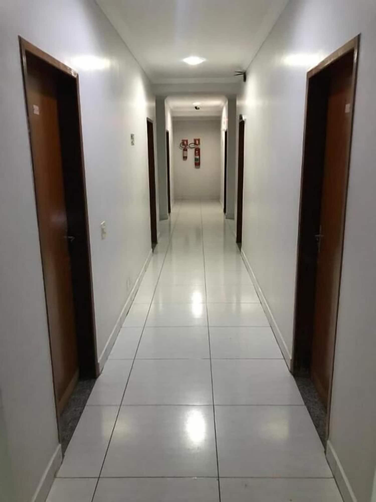 Varios Hotel Oliveira