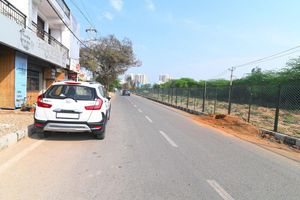 Alquiler Vacacional - Chic 1-bedroom with AC, WiFi & shared kitchen & living space in fab New Delhi