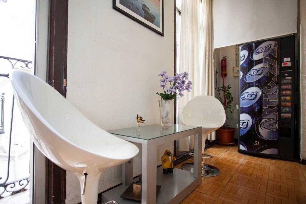 Vista Exterior Hostal Los Arcos