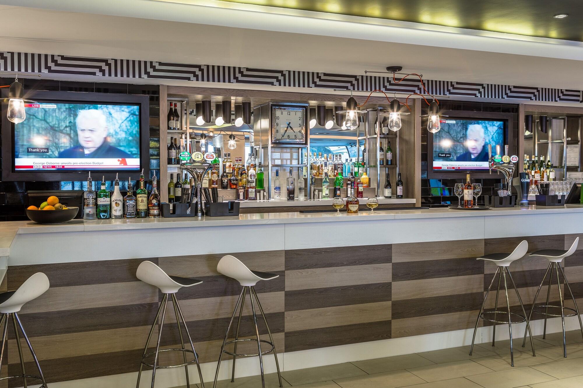 Bar/Salón Holiday Inn London - Watford Junction by IHG