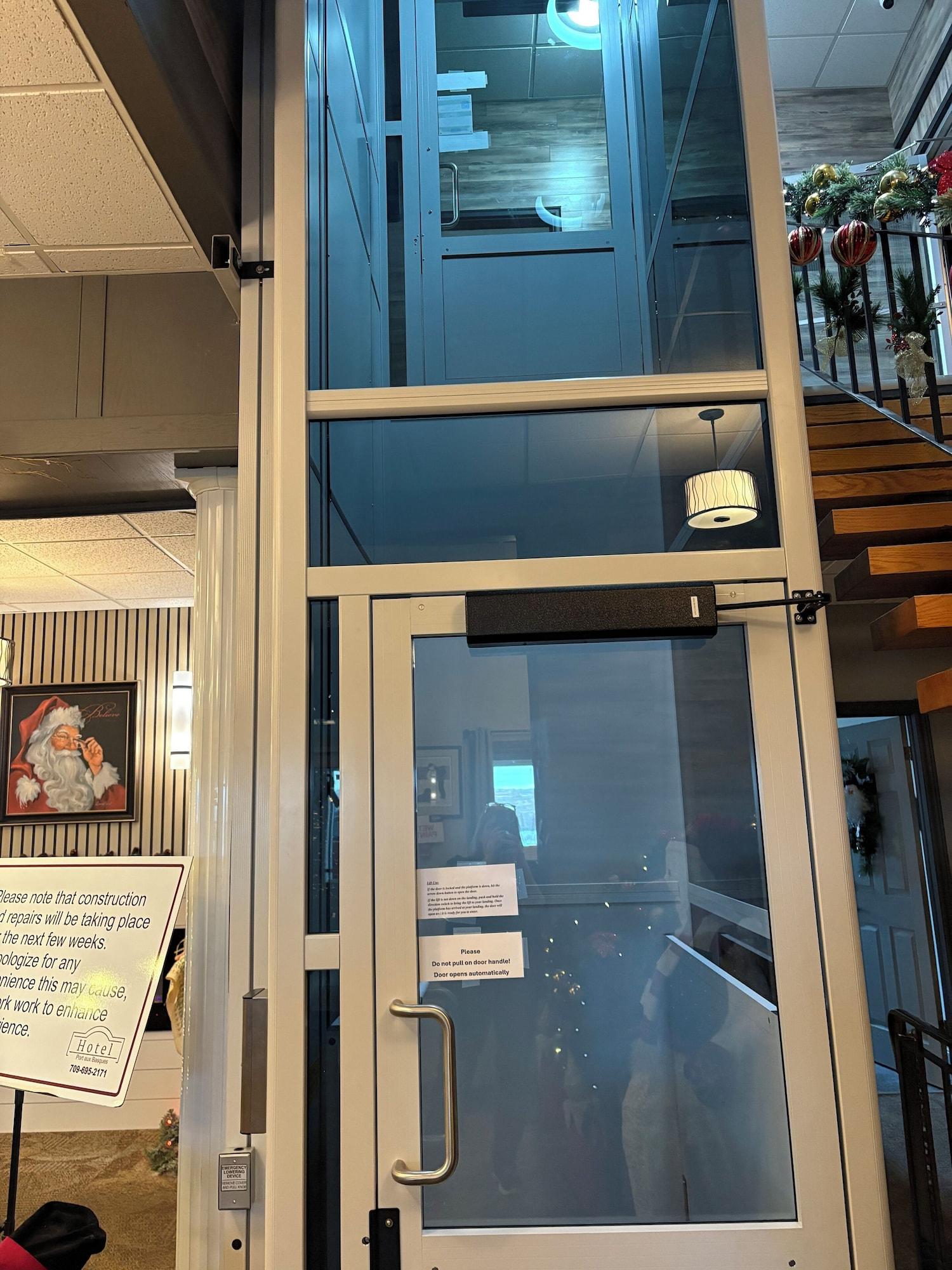 Vista Lobby Hotel Port Aux Basques