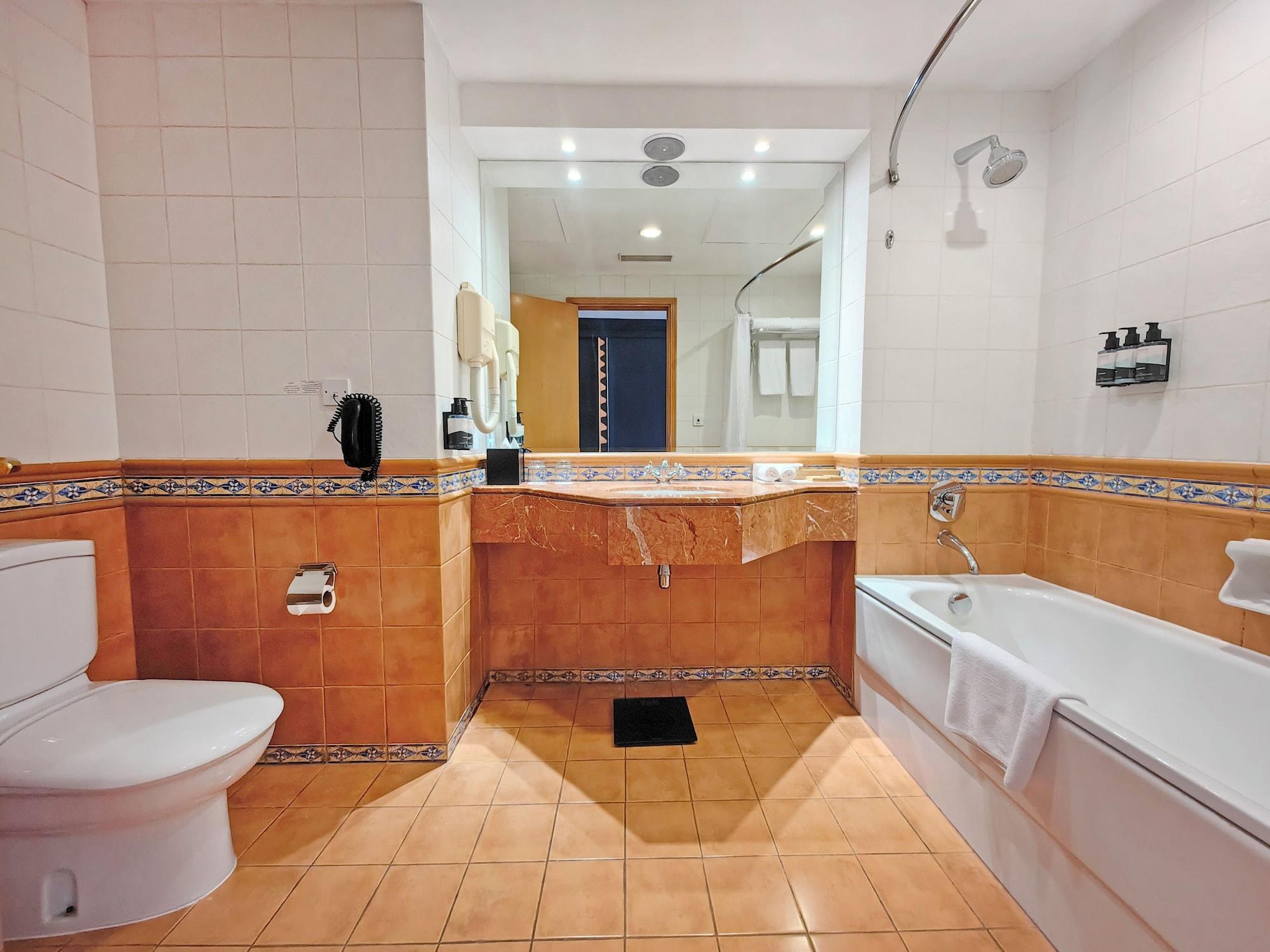 Habitación Millennium Airport Hotel Dubai
