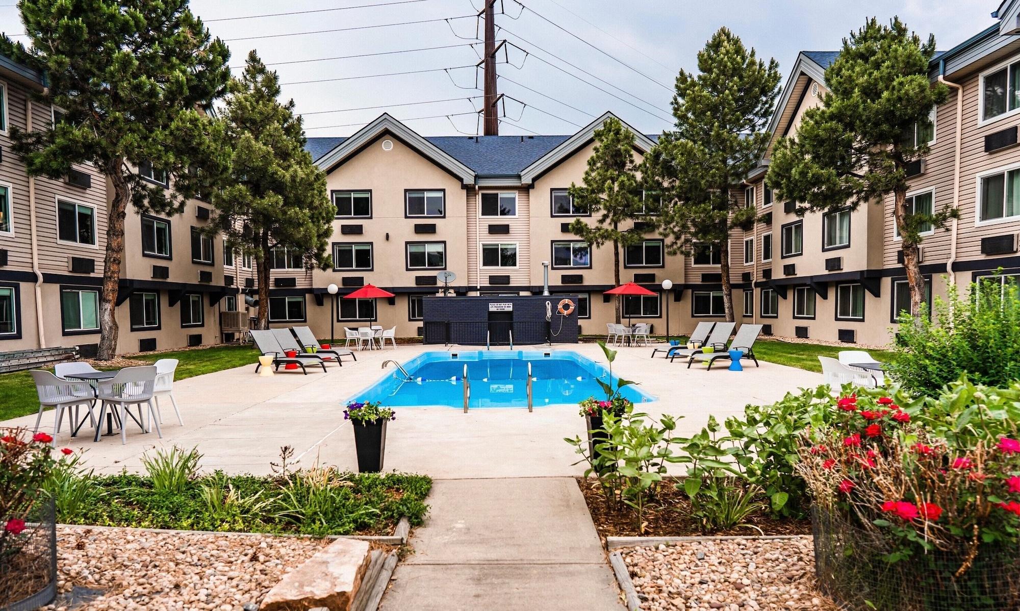 Vista Piscina Comfort Inn & Suites Golden – Denver West