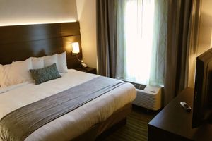 Alojamiento - Best Western Plus Prien Lake Hotel & Suites - Lake Charles