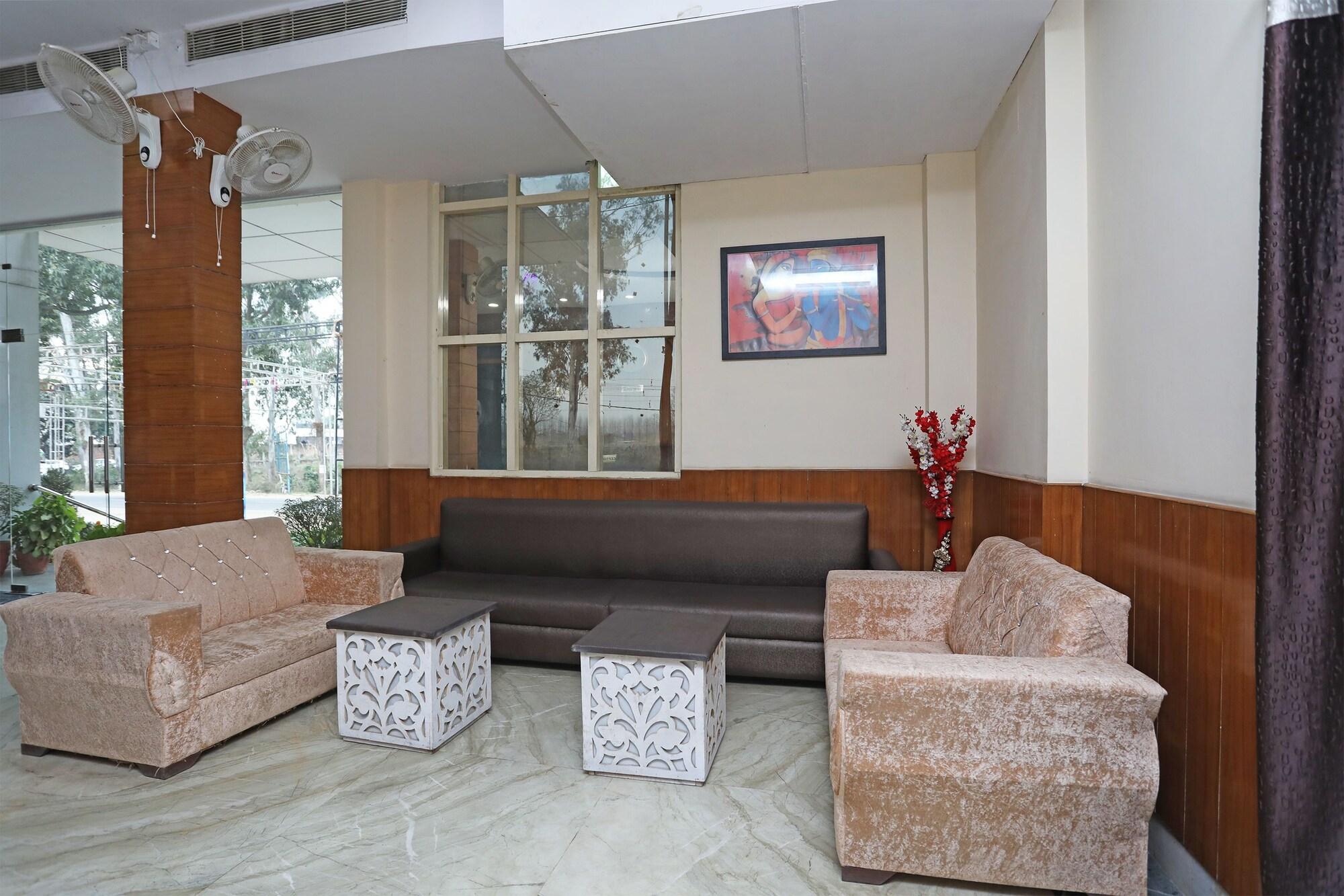 Vista Lobby OYO 30933 Moriya Palace