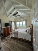 Alquiler Vacacional - Affordable Solar powered 2-Bedroom Haven with Washer/Dryer, near Red Hook!