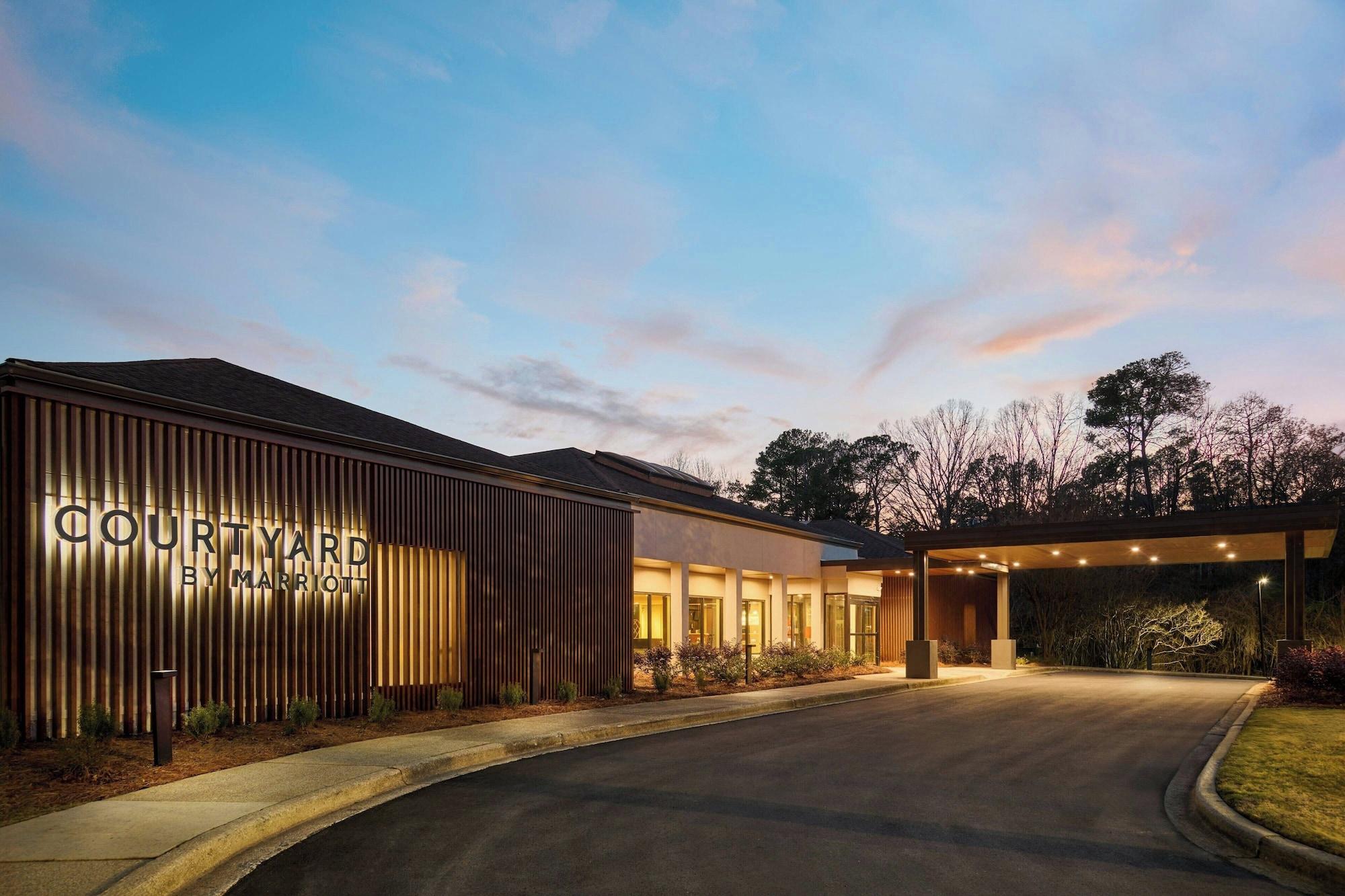 Vista Exterior Courtyard by Marriott Birmingham Hoover