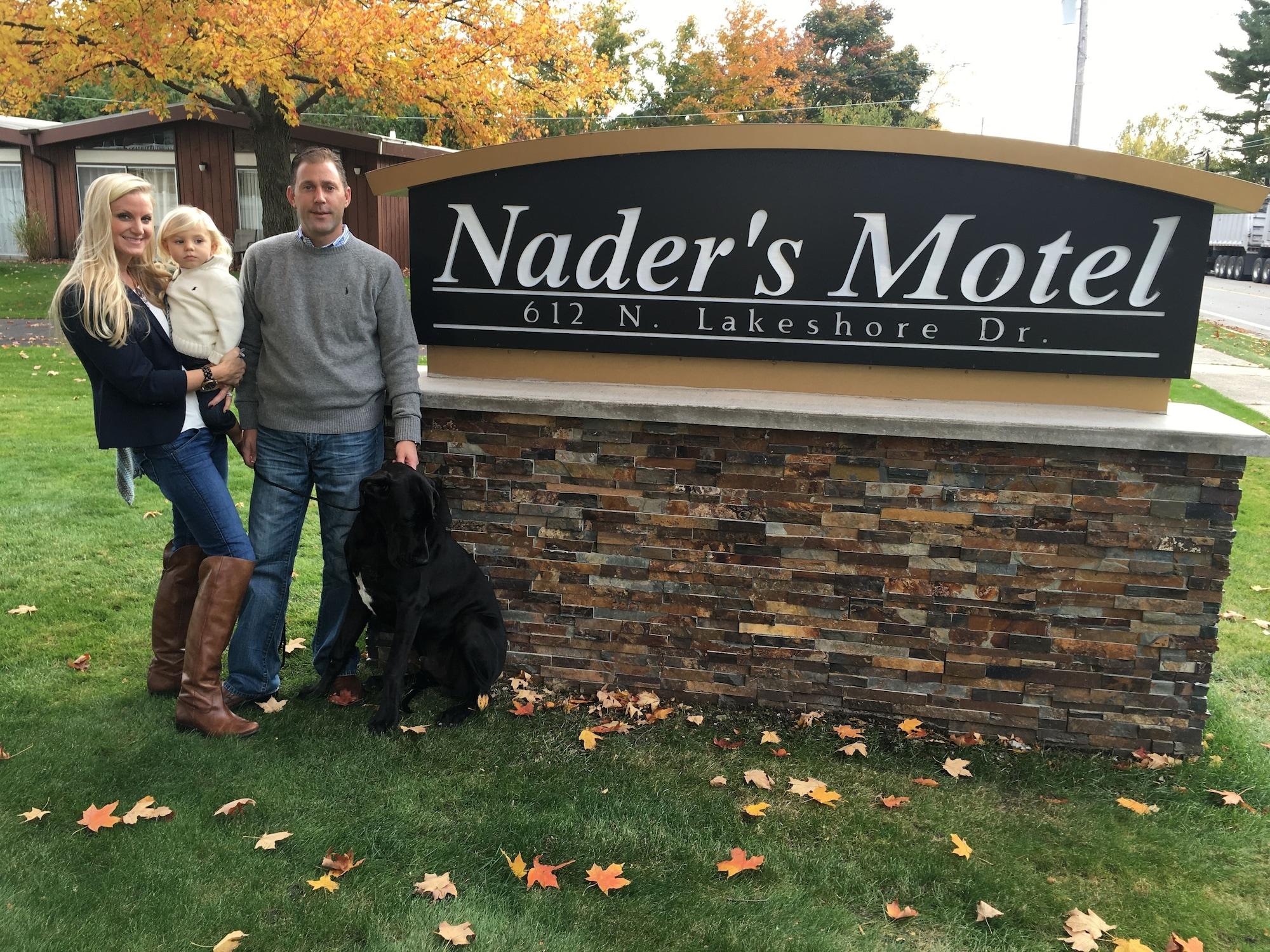 Varios Nader's Motel & Suites