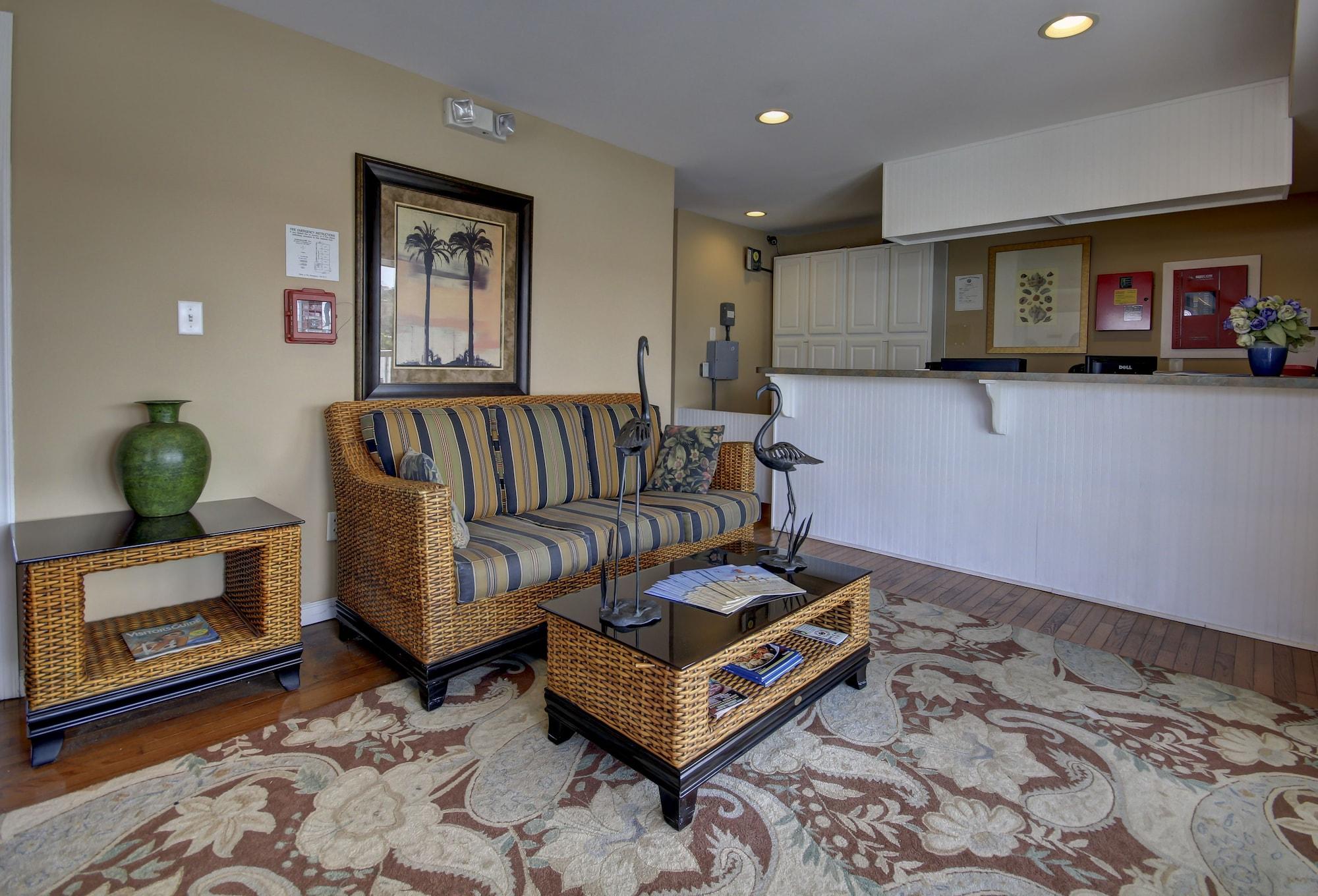 Vista Lobby Ambassador Inn