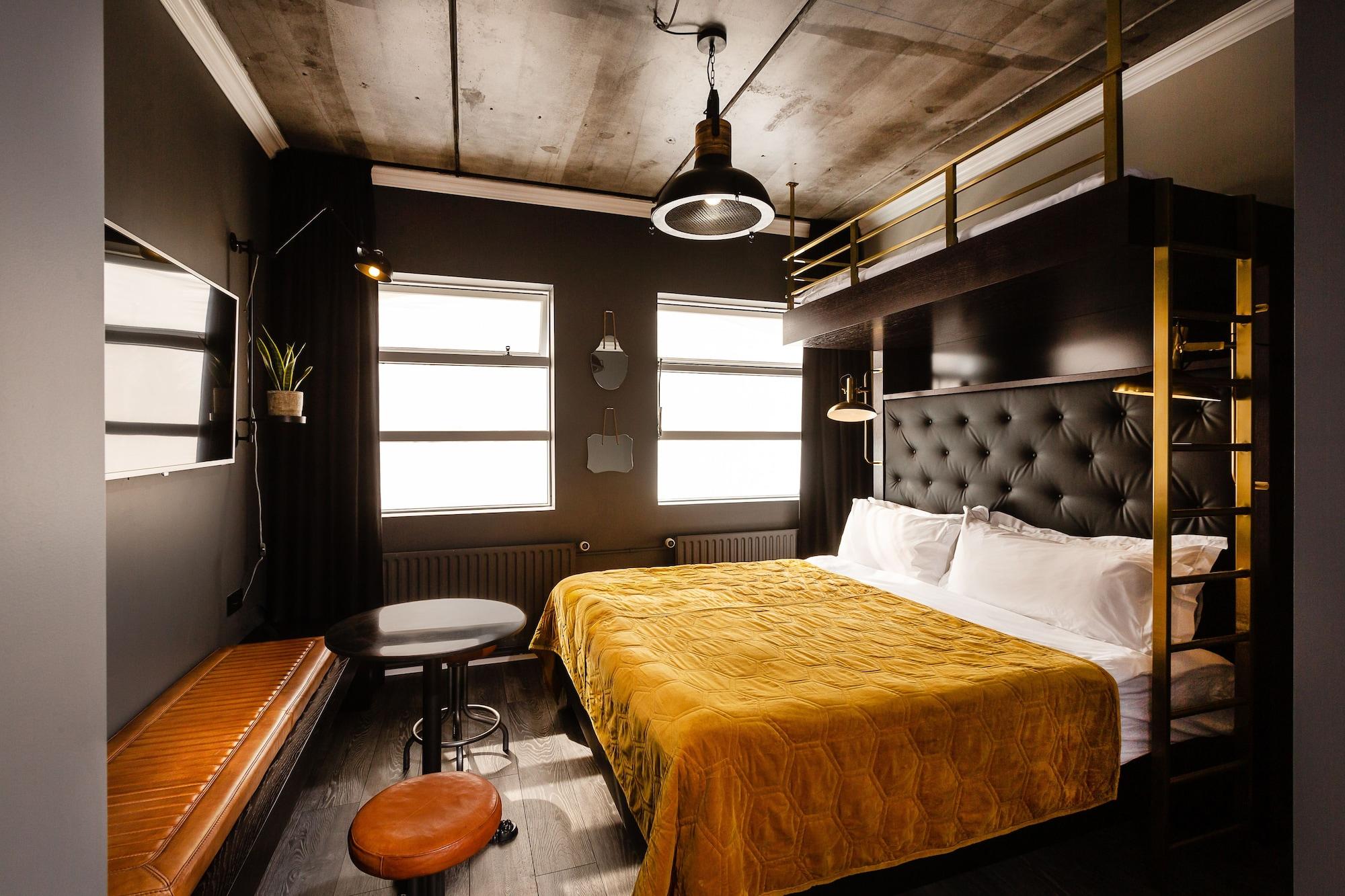 Varios Urban RVK studios