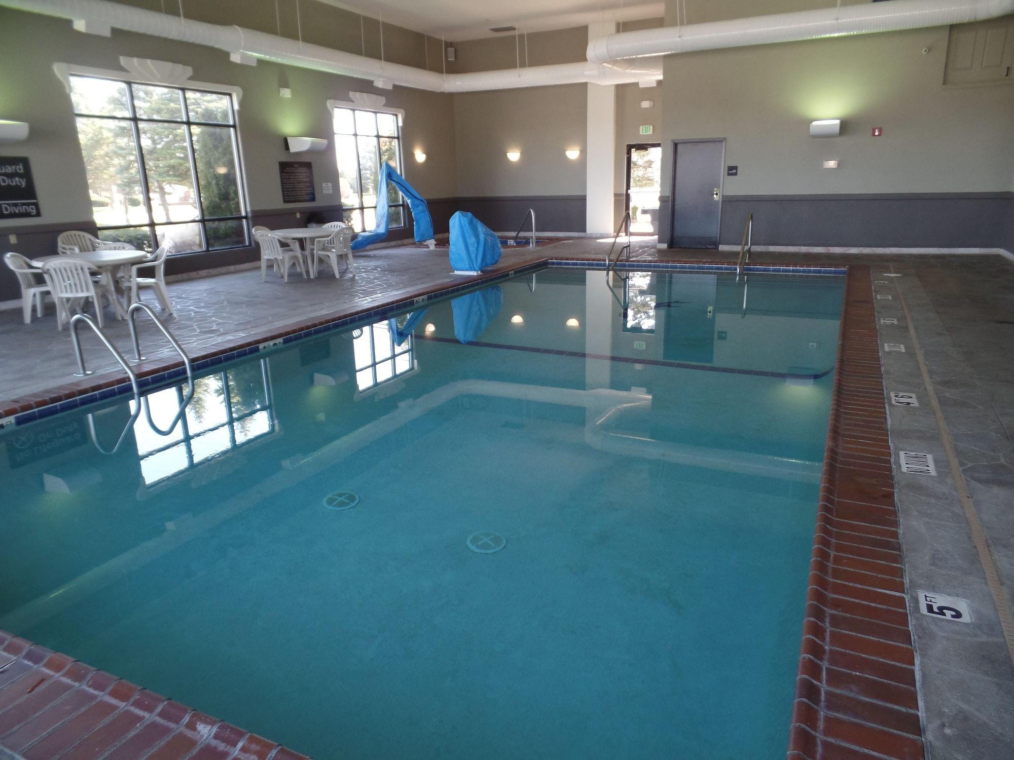 Vista Piscina Hampton Inn Bowling Green