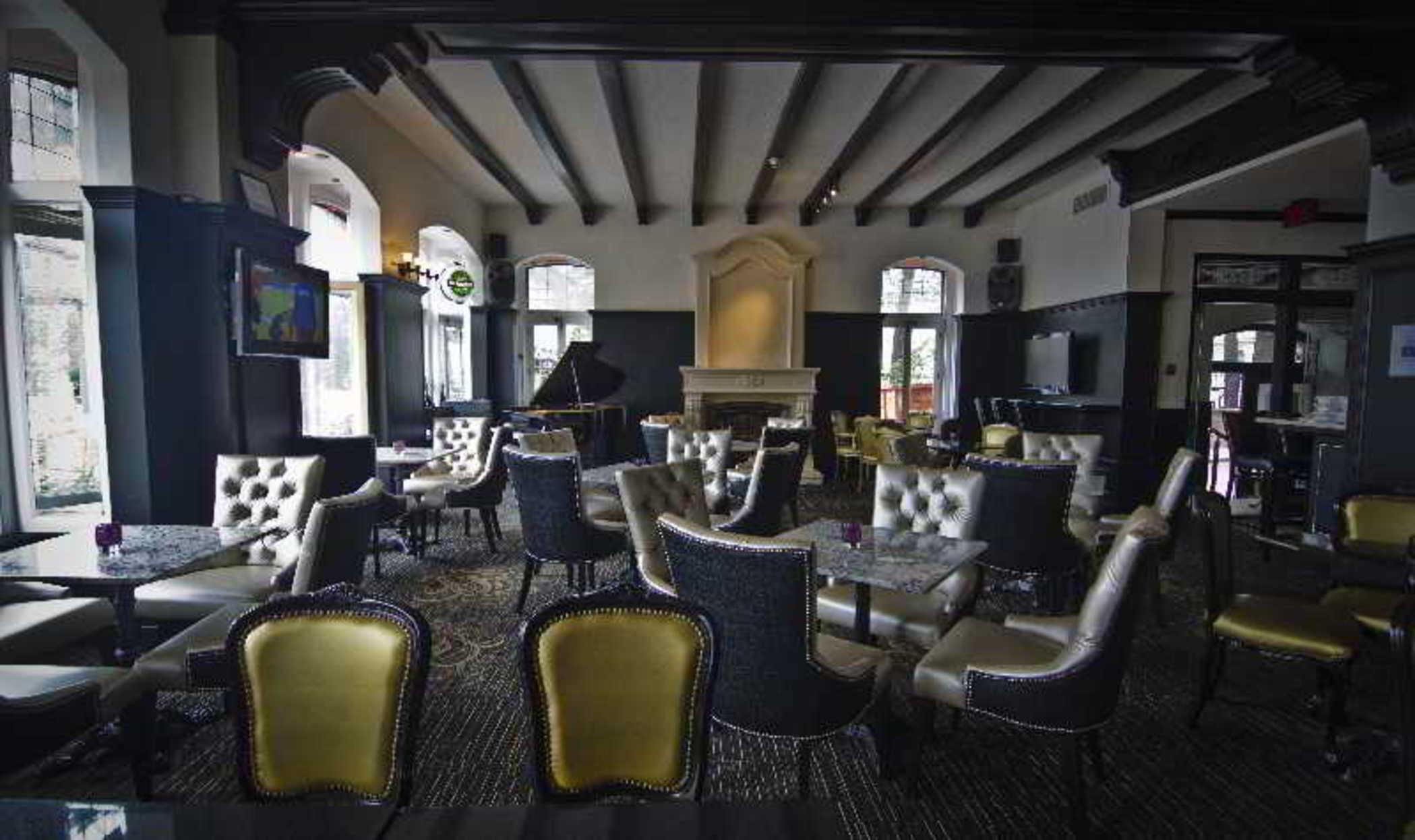 Bar/Salón Hotel Clarendon