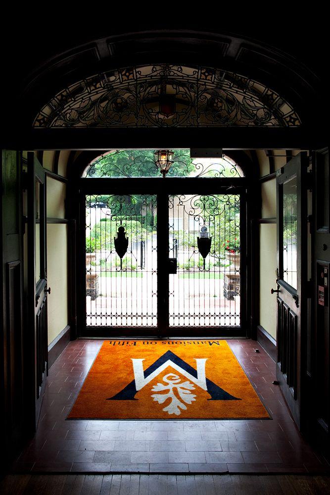 Vista Lobby Mansions on Fifth Hotel