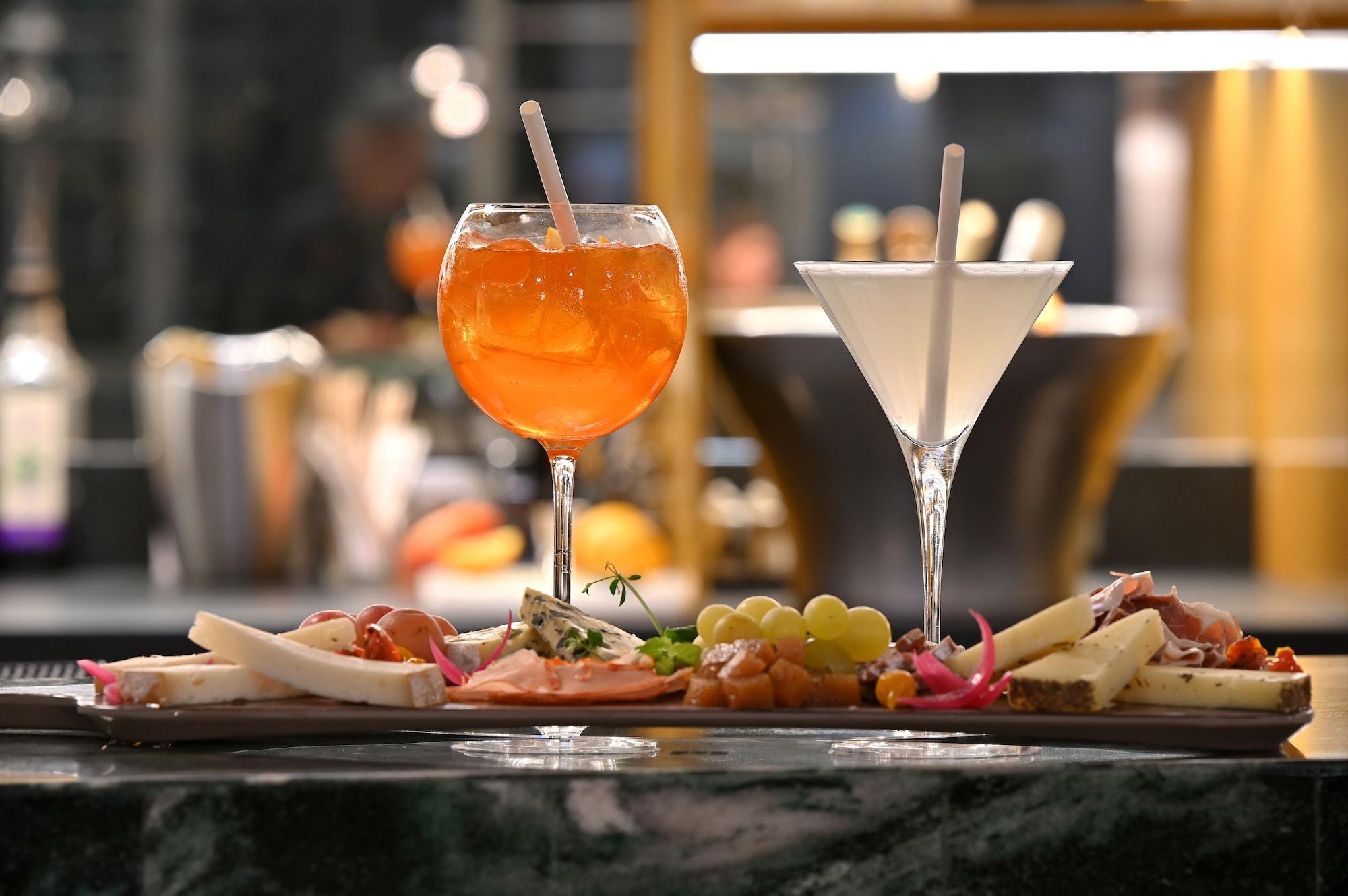 Bar/Salón Dali Hôtel - Restaurant