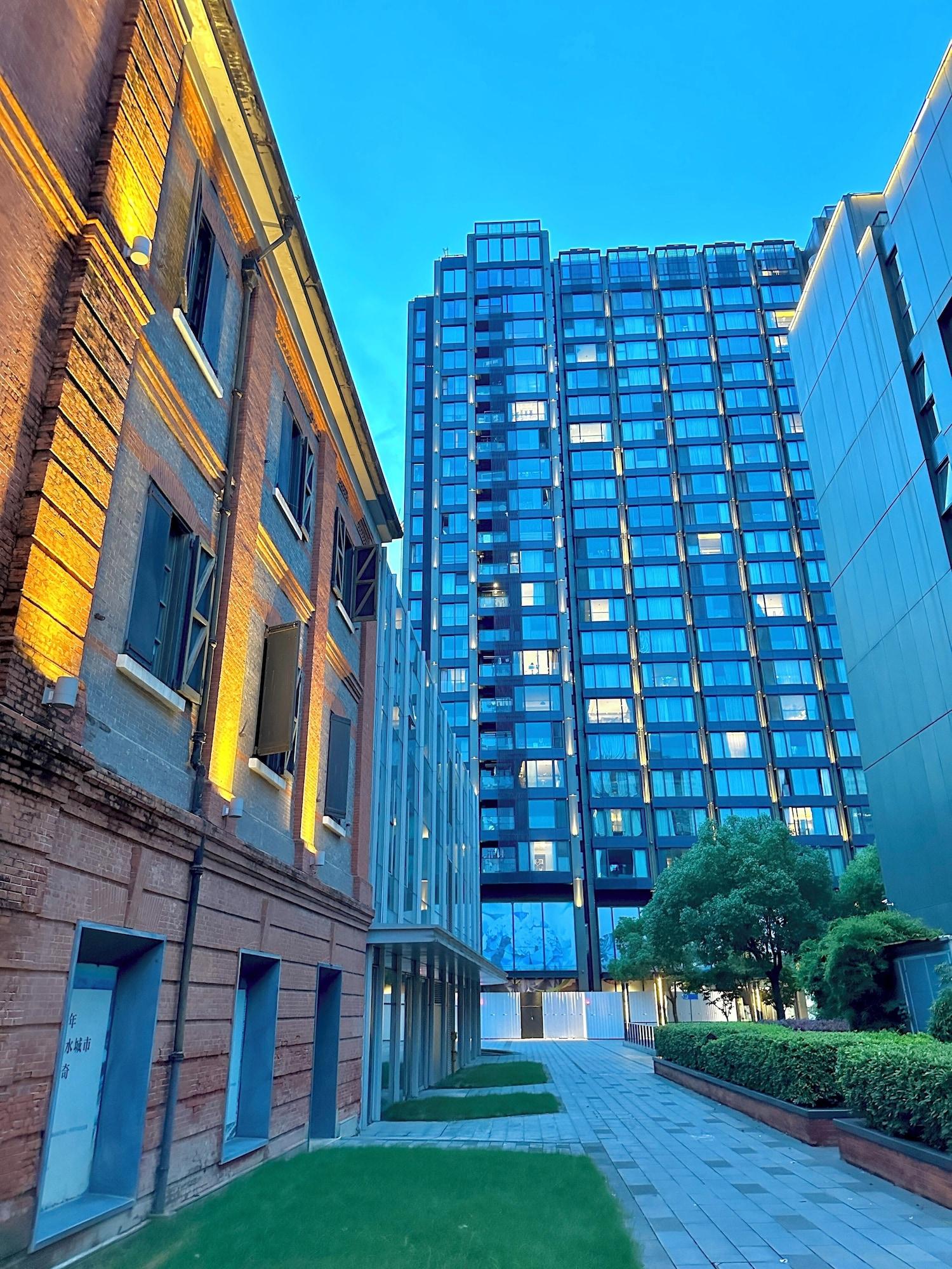 Vista Exterior ZHome-Luxury Three bedroom Suite