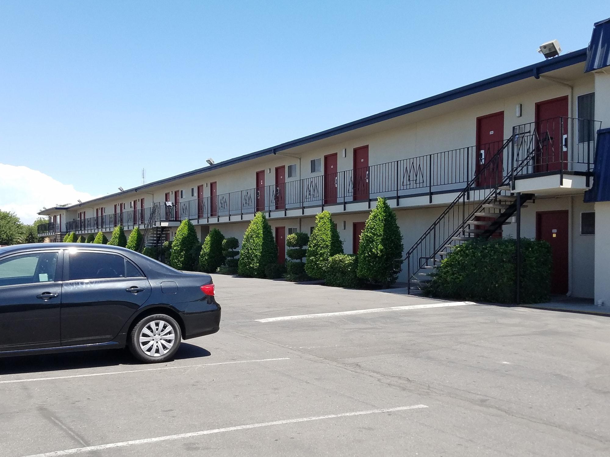 Comodidades del Alojamiento Economy Inn Fresno Yosemite