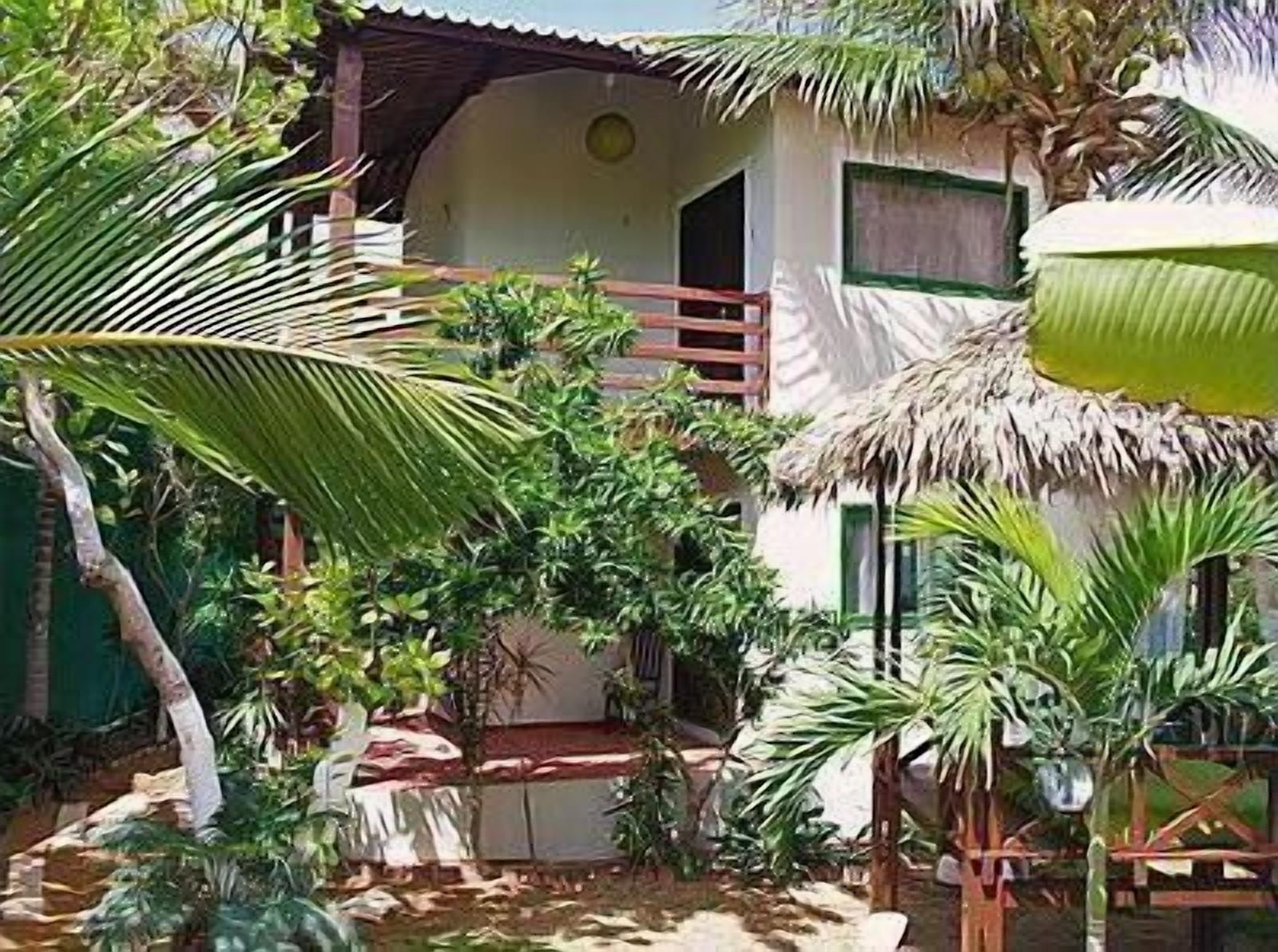 Vista Exterior Chales Bouganville