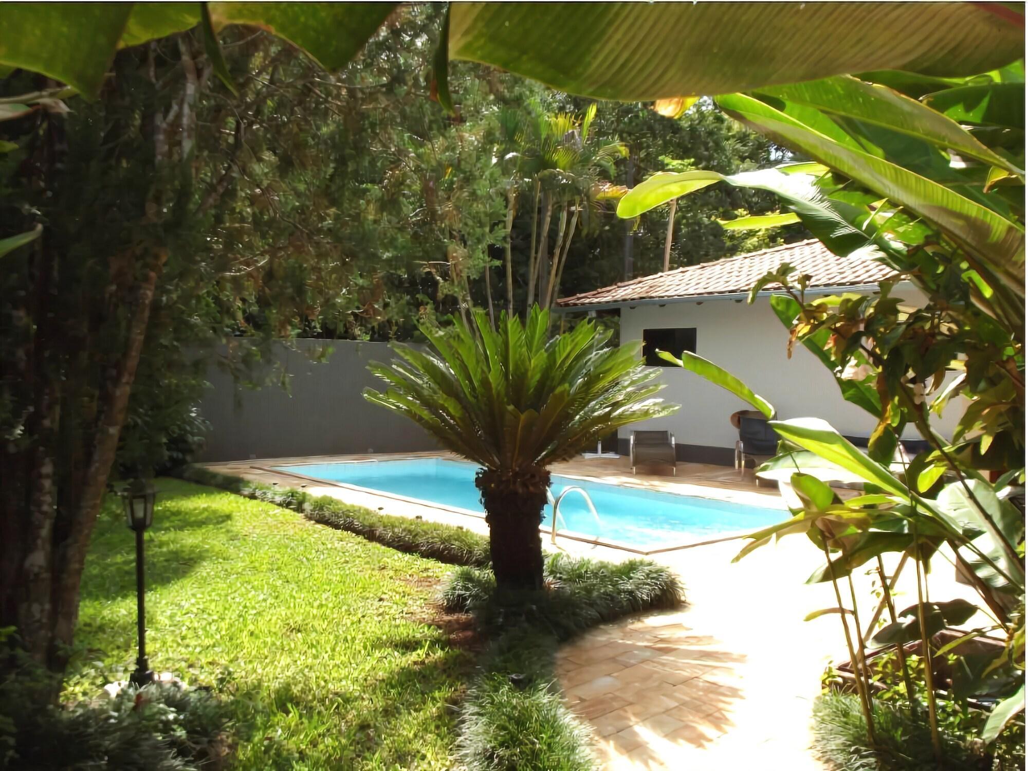 Vista Piscina Pousada Golden Cataratas