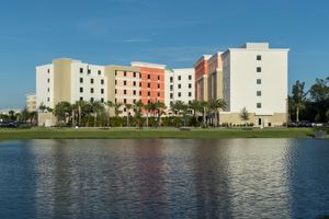 Hospedagens - Hampton Inn & Suites Cape Canaveral Cruise Port