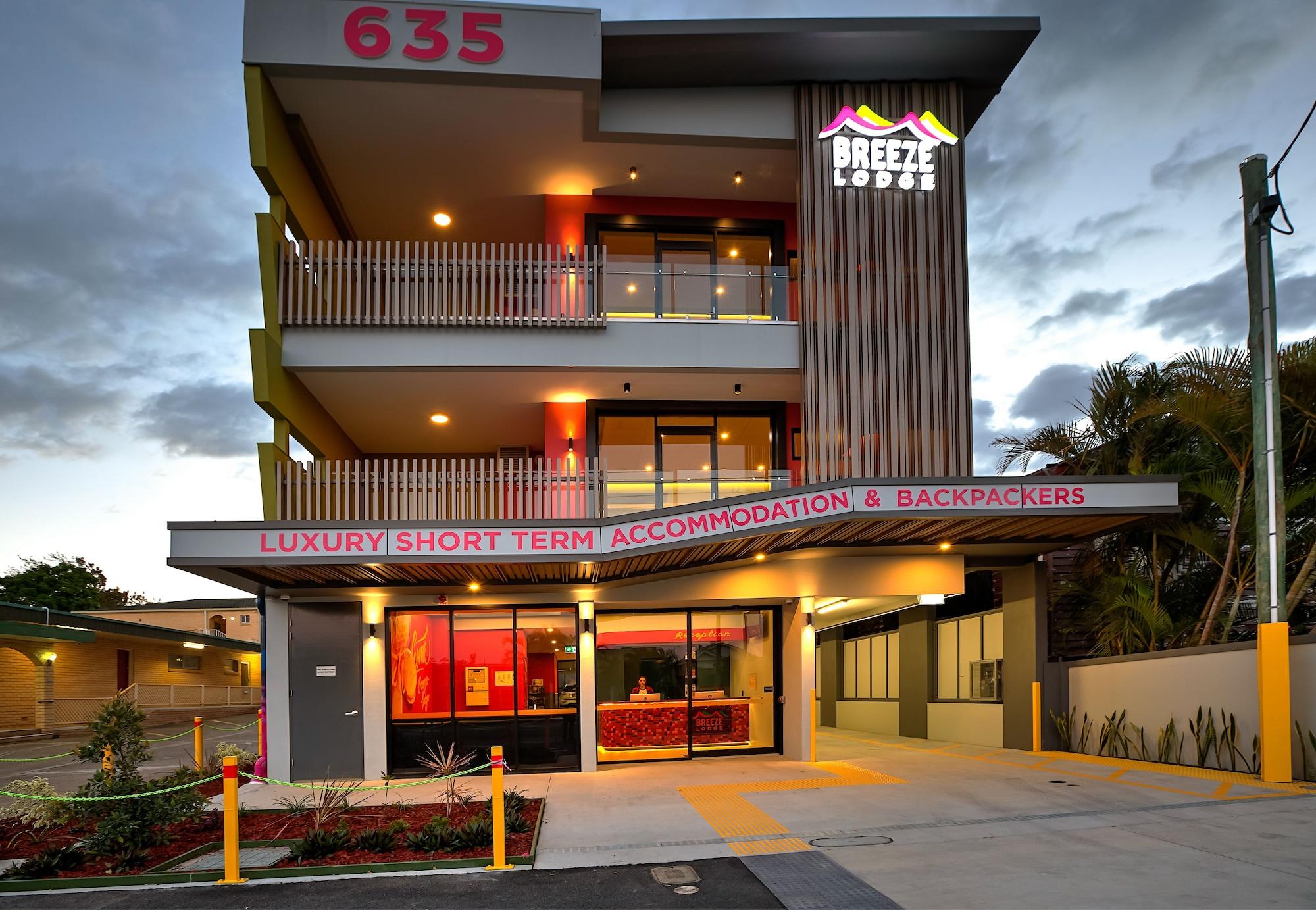 Vista Exterior Breeze Lodge - Hostel