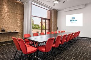 Alojamiento - Hilton Madrid Airport