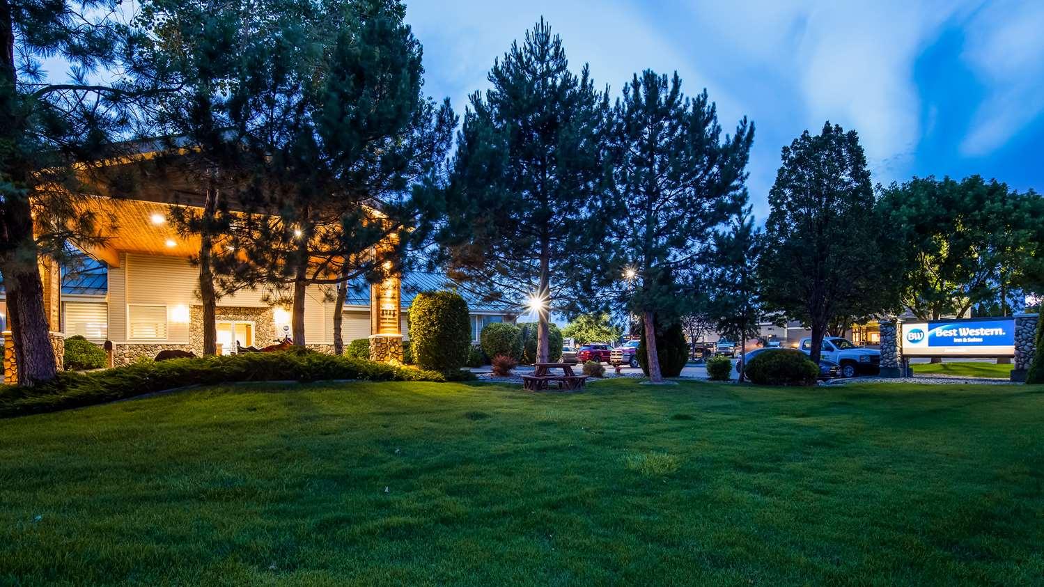 Vista Exterior Best Western Sawtooth Inn & Suites