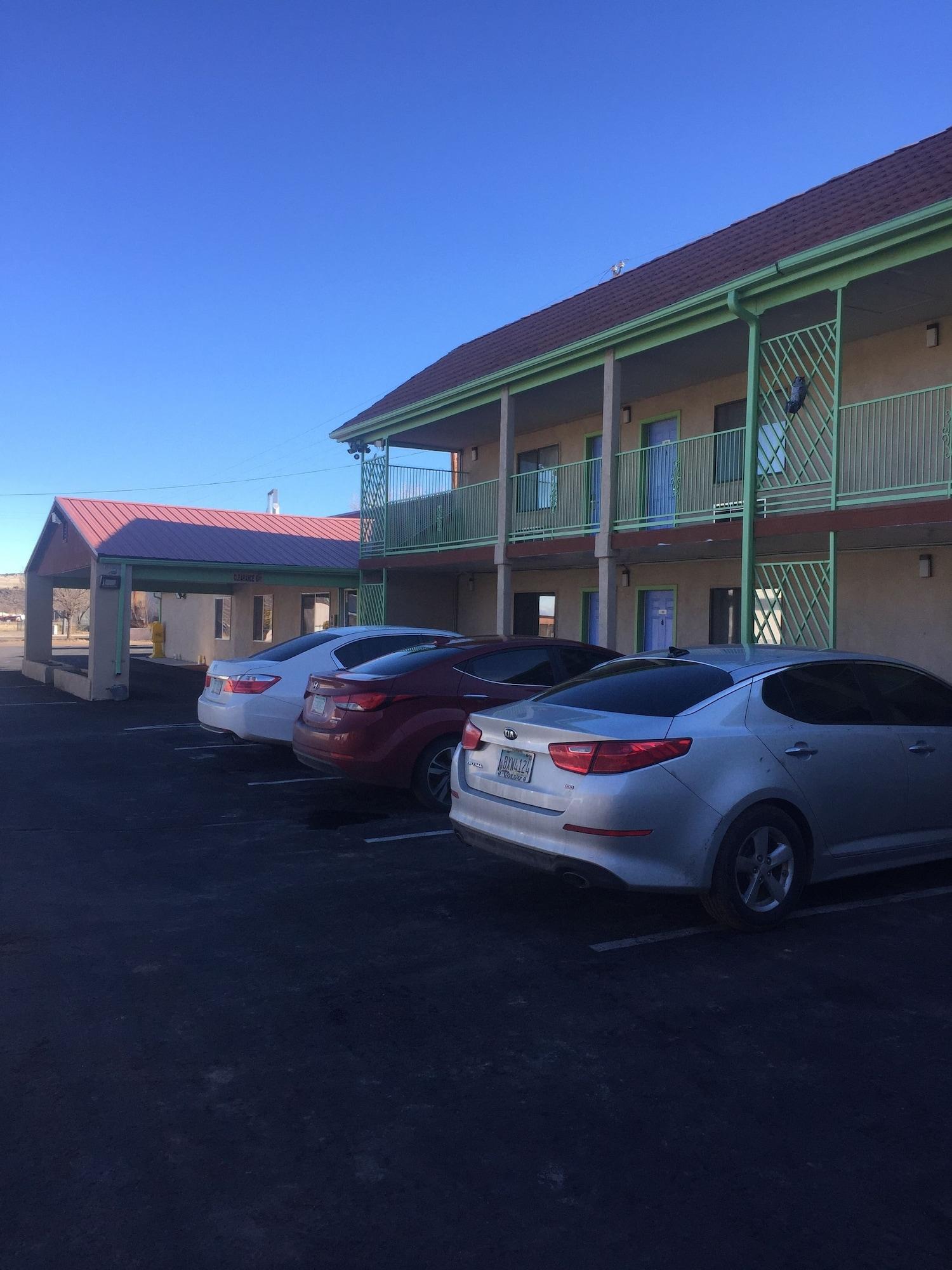 Vista Exterior Travel Inn & Suite