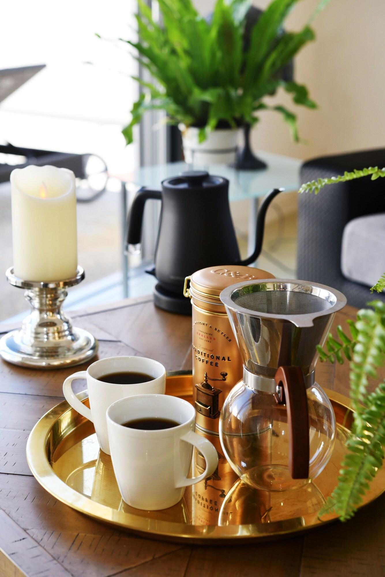 Bar/Salón Route 6 Inn