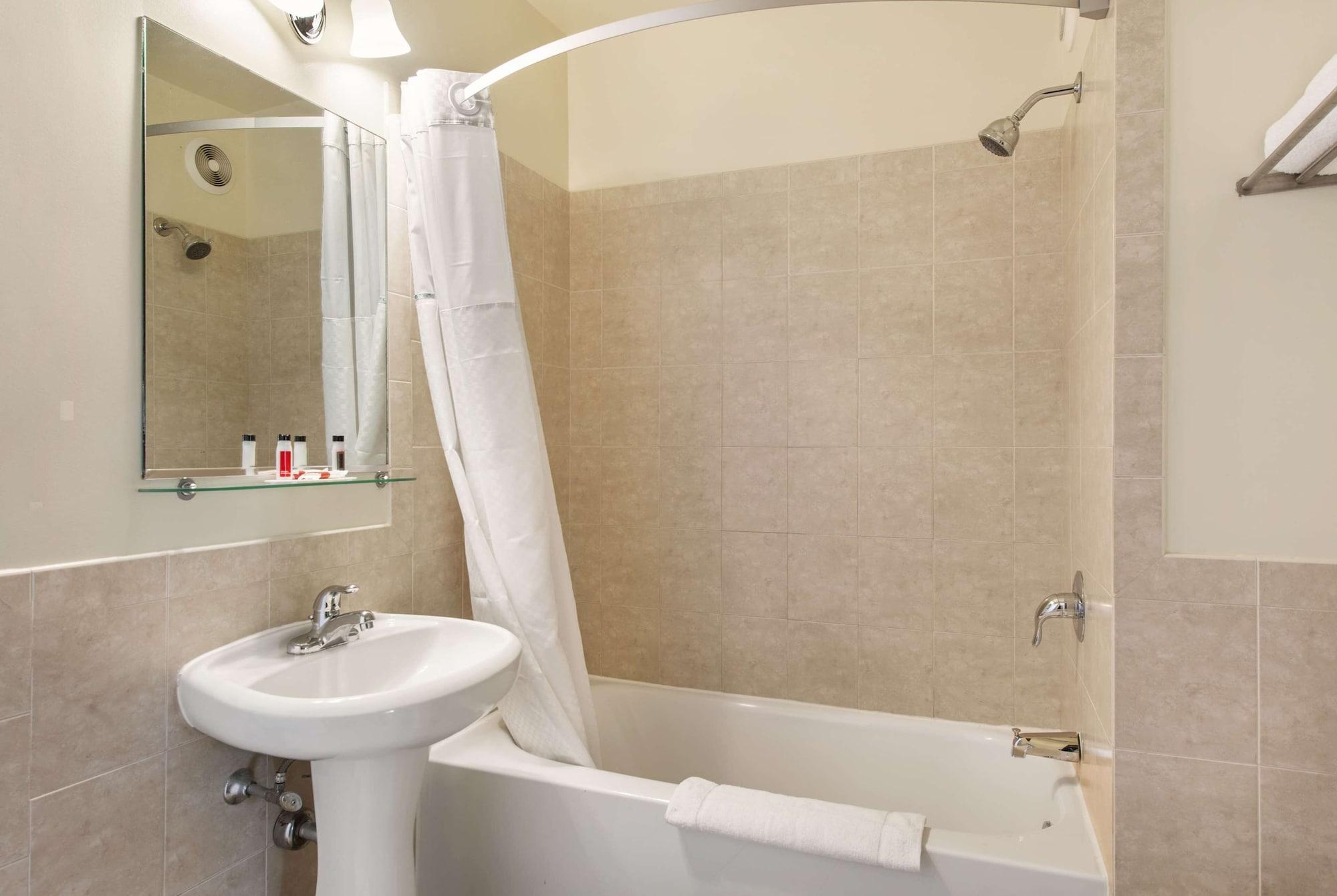 Equipamiento de Habitación Travelodge by Wyndham Downtown Chicago