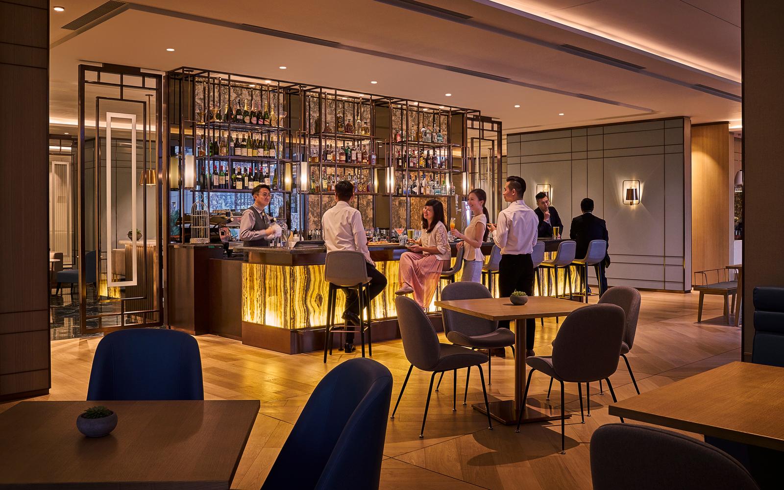 Bar/Salón Two MacDonnell Road