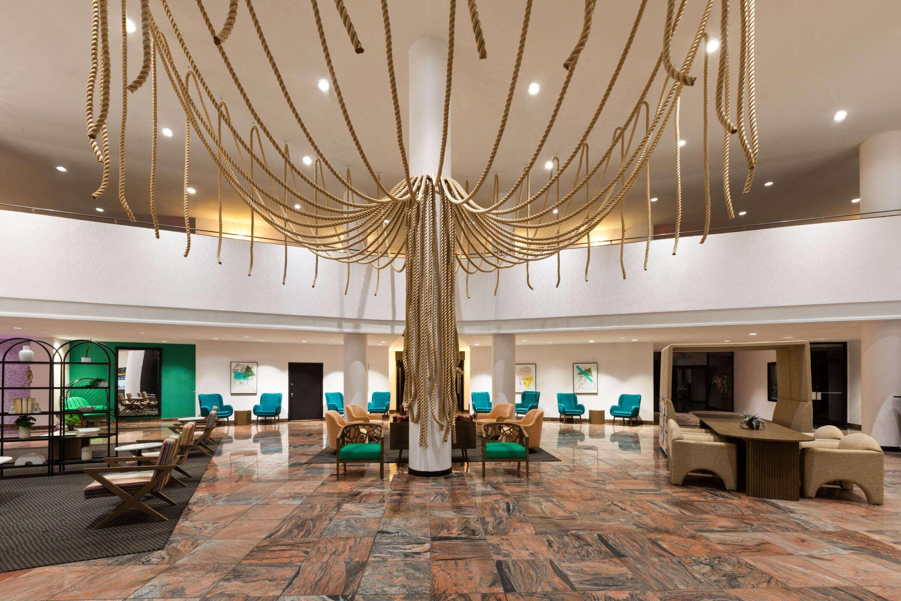 Vista Lobby Wyndham Garden Norfolk Downtown