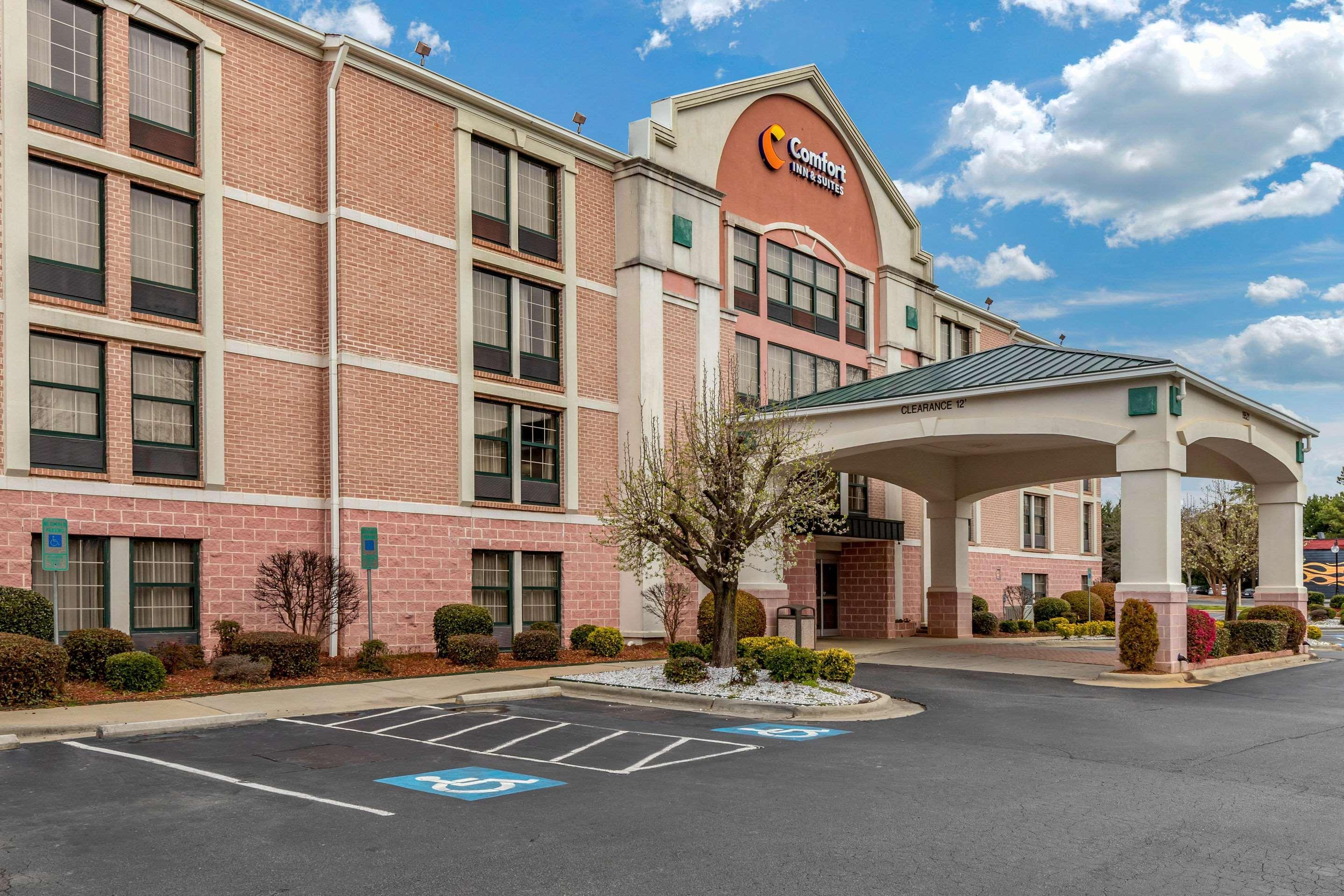 Vista Exterior Comfort Inn & Suites Lake Norman