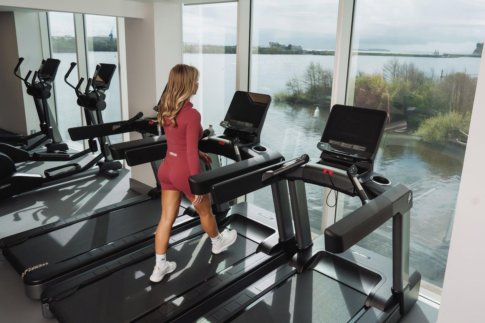 Gimnasio voco St David's Cardiff by IHG