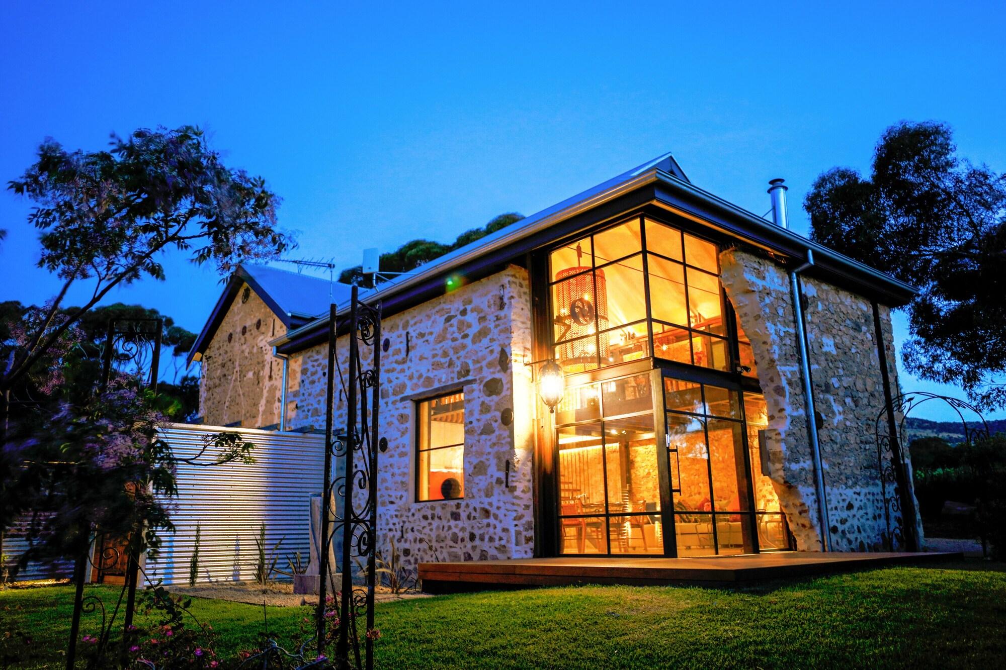 Varios Old Chaff Mill Retreat - - luxury vineyard accommodation