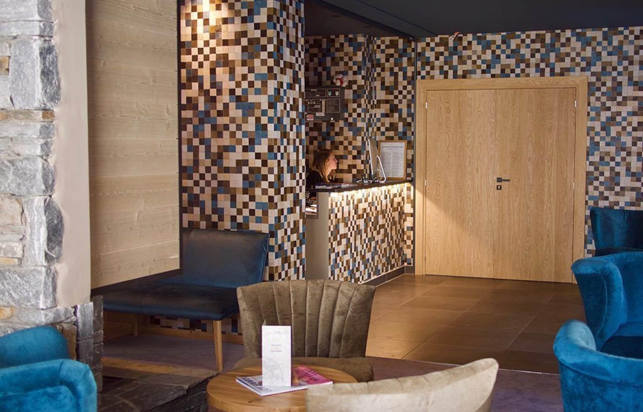 Vista Lobby Alberta Hotel & Spa