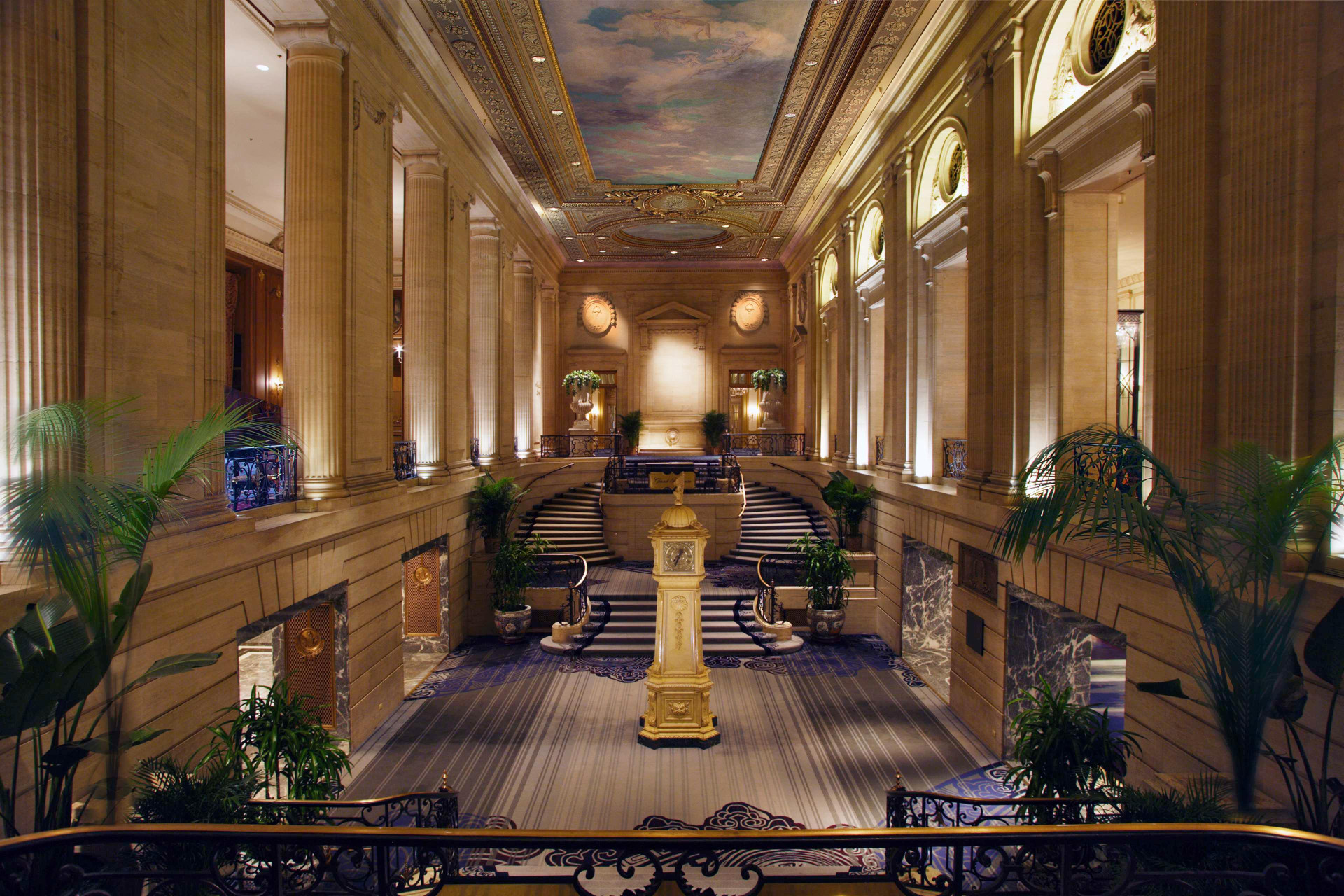 Vista Lobby Hilton Chicago