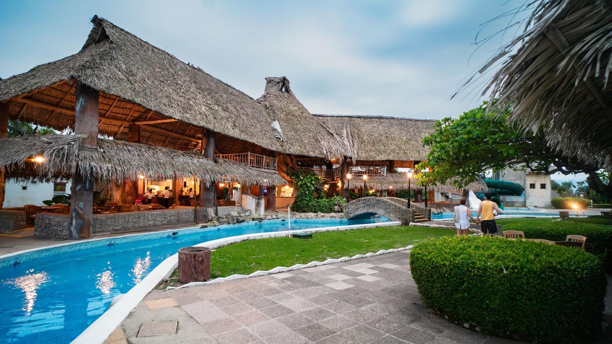 Restaurant Amatique Bay Hotel
