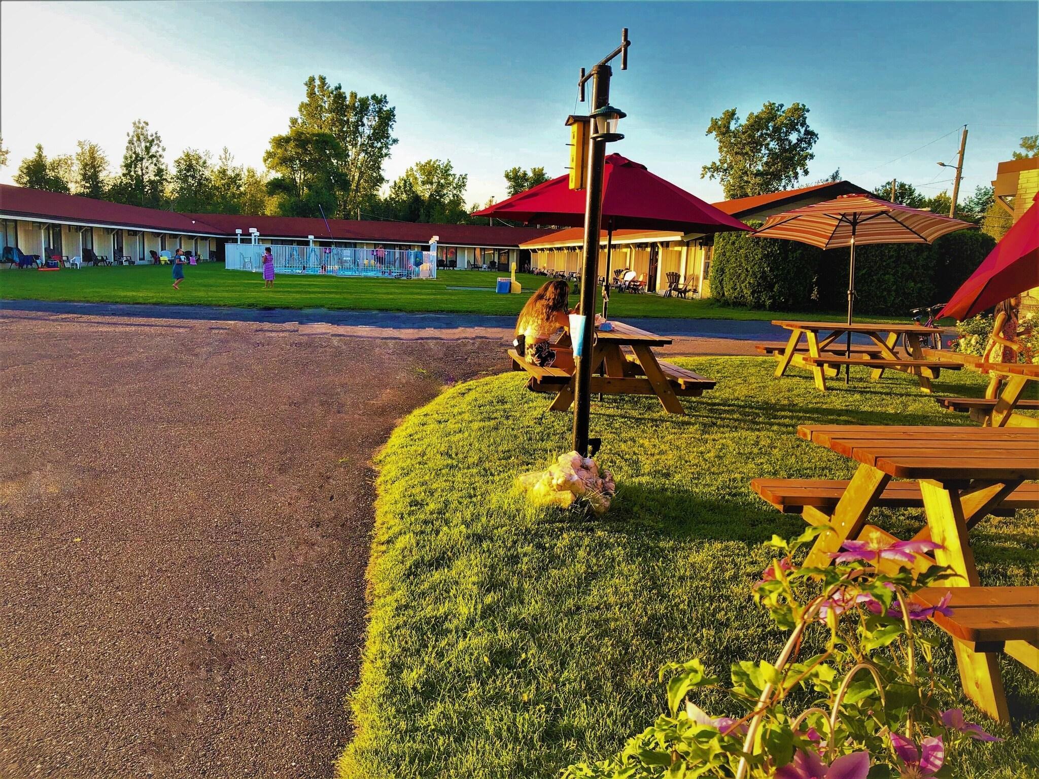 Vista Exterior Hotel Motel Bonsoir