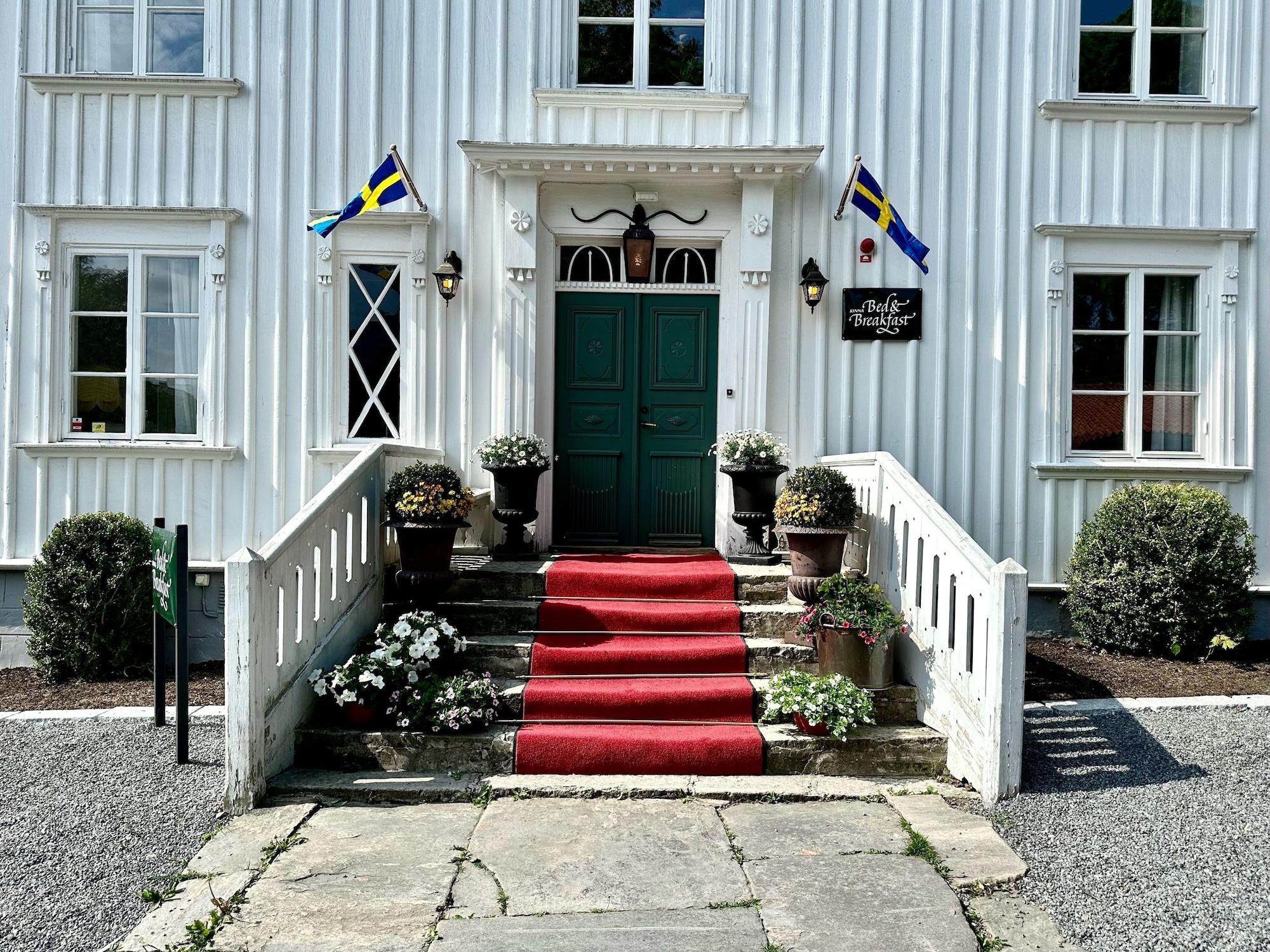 Varios Kinna Bed & Breakfast
