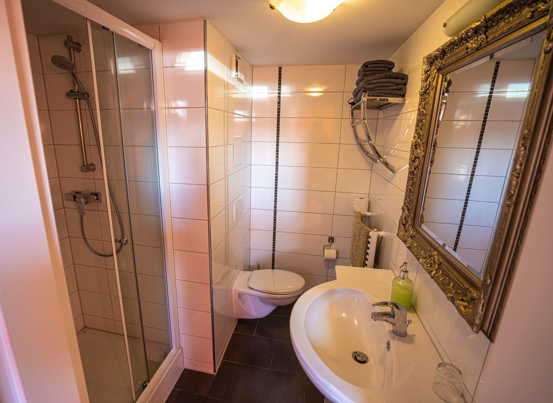 Equipamiento de Habitación Pension am Dom