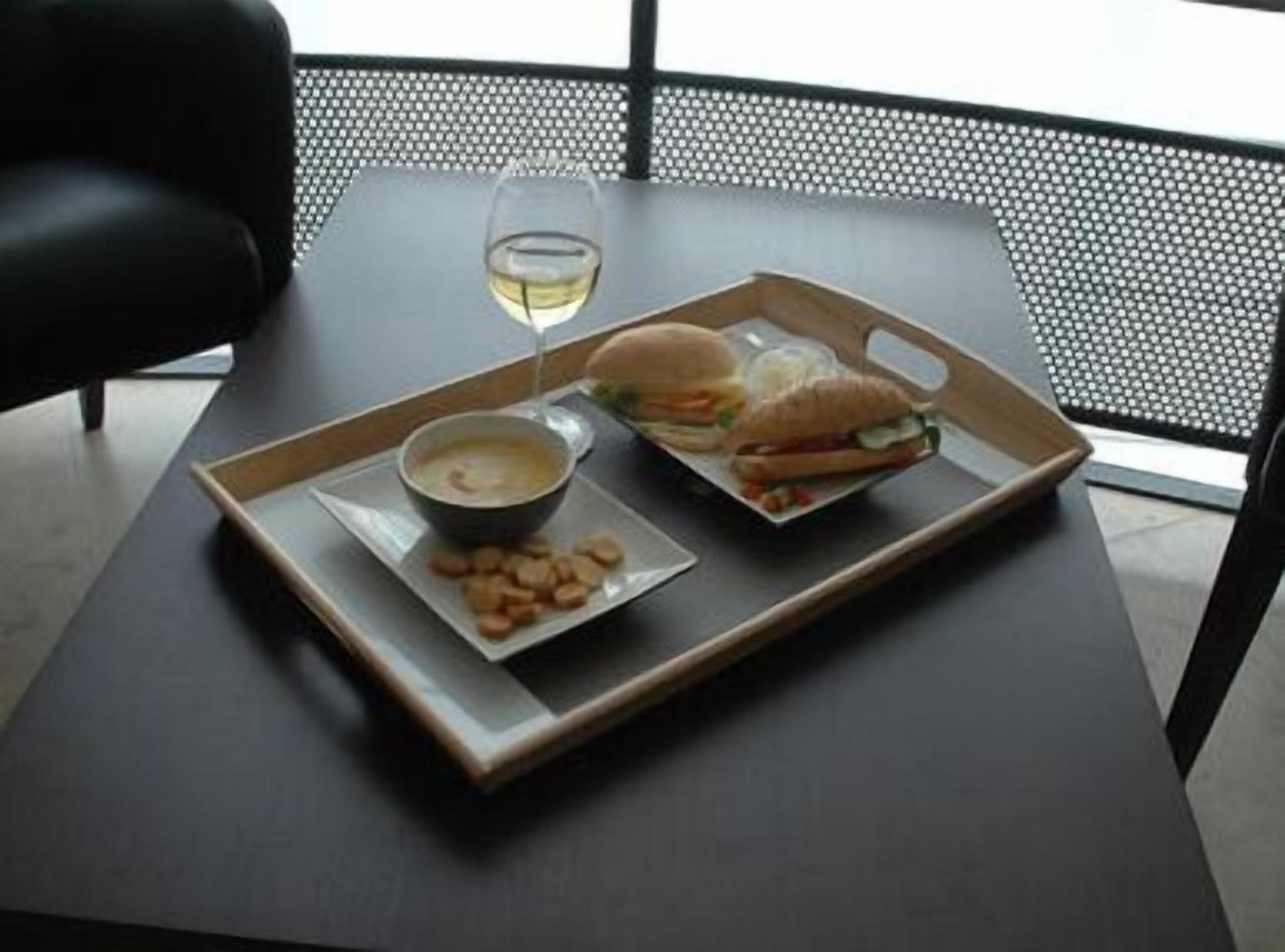 Vista Lobby Hotel South Charleroi Airport